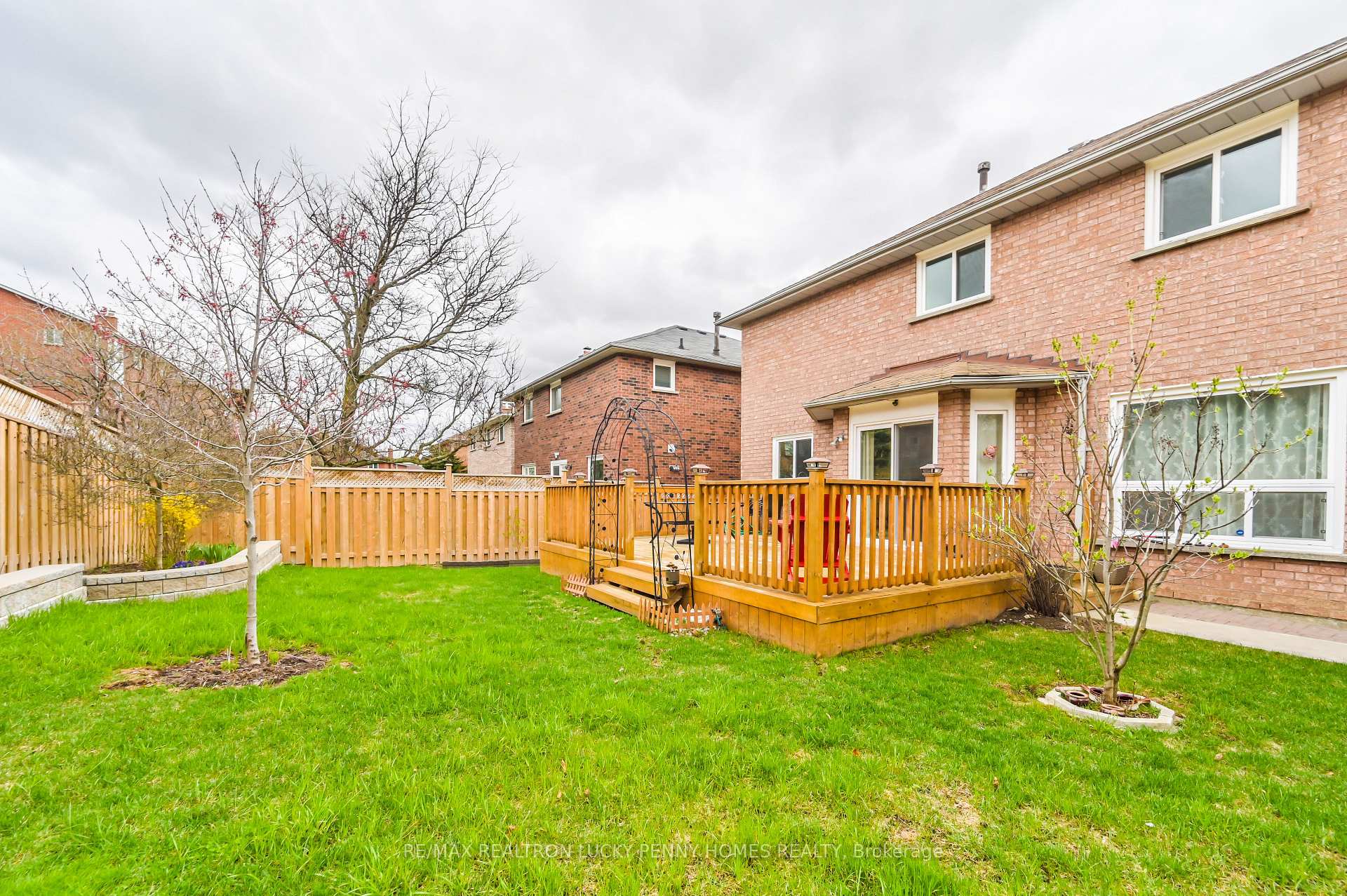 Photo 39 of 17 Buttonfield Road, Markham, Buttonville — HOMEH