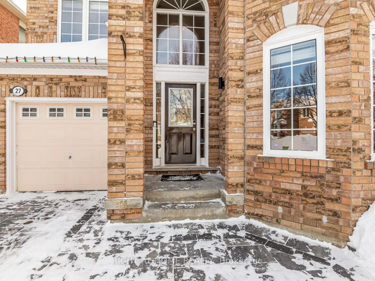 Photo 4 of 27 Wiltshire Drive, Markham, Berczy — HOMEH