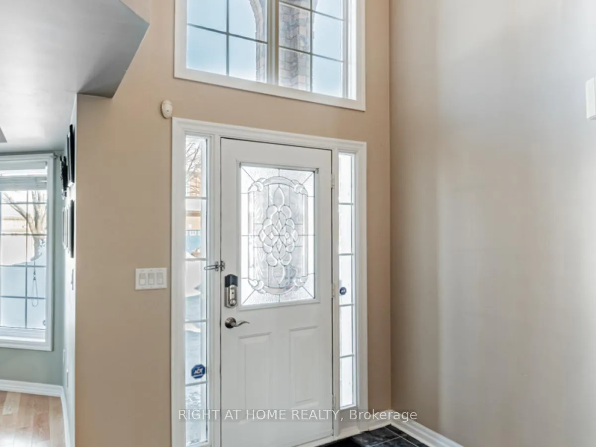 Photo 5 of 27 Wiltshire Drive, Markham, Berczy — HOMEH