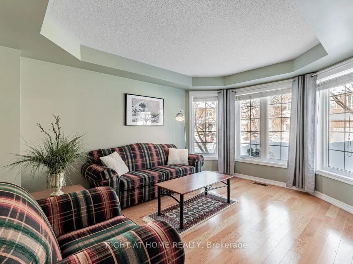 Photo 6 of 27 Wiltshire Drive, Markham, Berczy — HOMEH