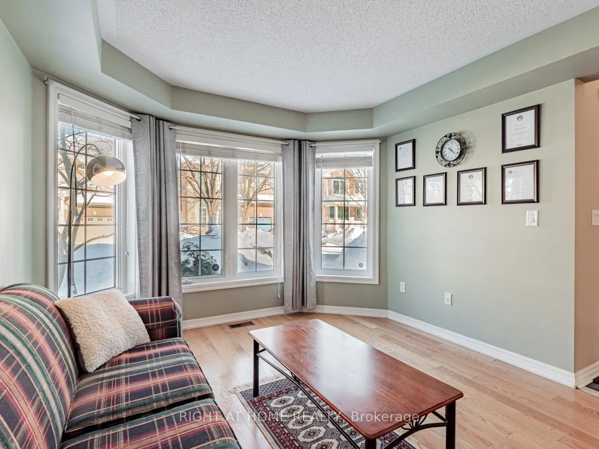 Photo 7 of 27 Wiltshire Drive, Markham, Berczy — HOMEH