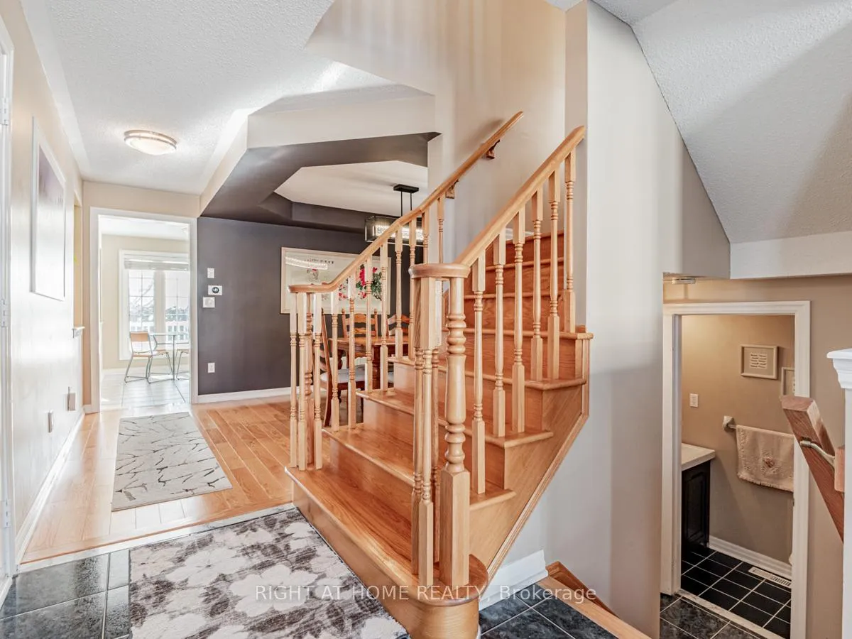 Photo 9 of 27 Wiltshire Drive, Markham, Berczy — HOMEH