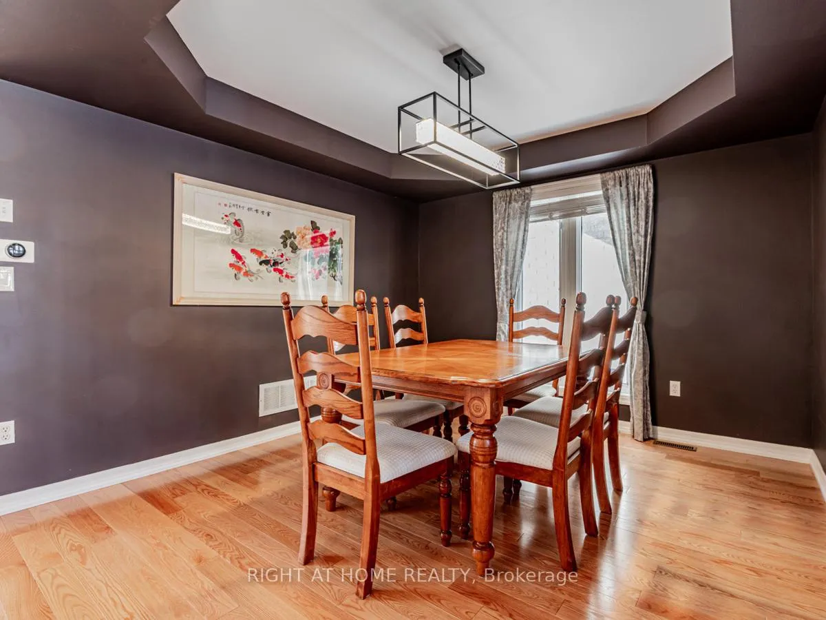 Photo 10 of 27 Wiltshire Drive, Markham, Berczy — HOMEH