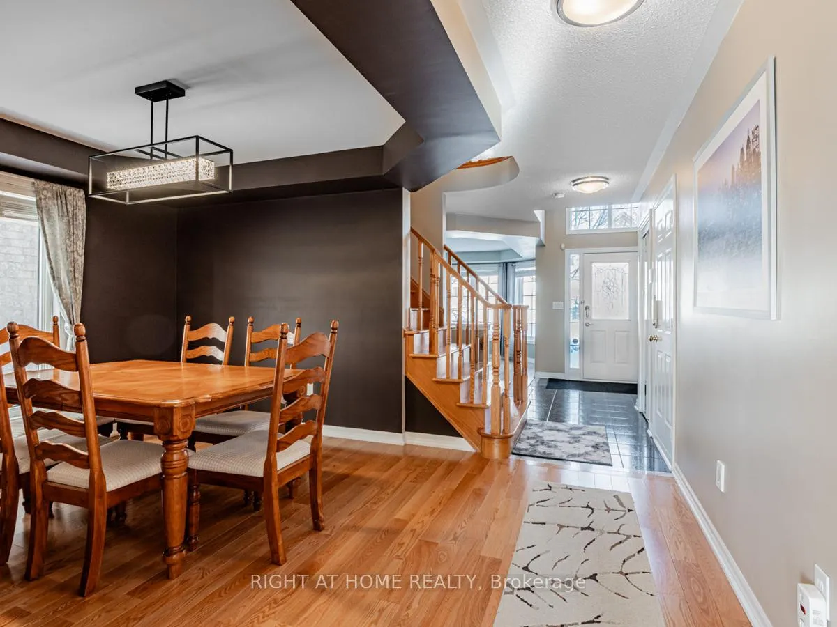 Photo 12 of 27 Wiltshire Drive, Markham, Berczy — HOMEH