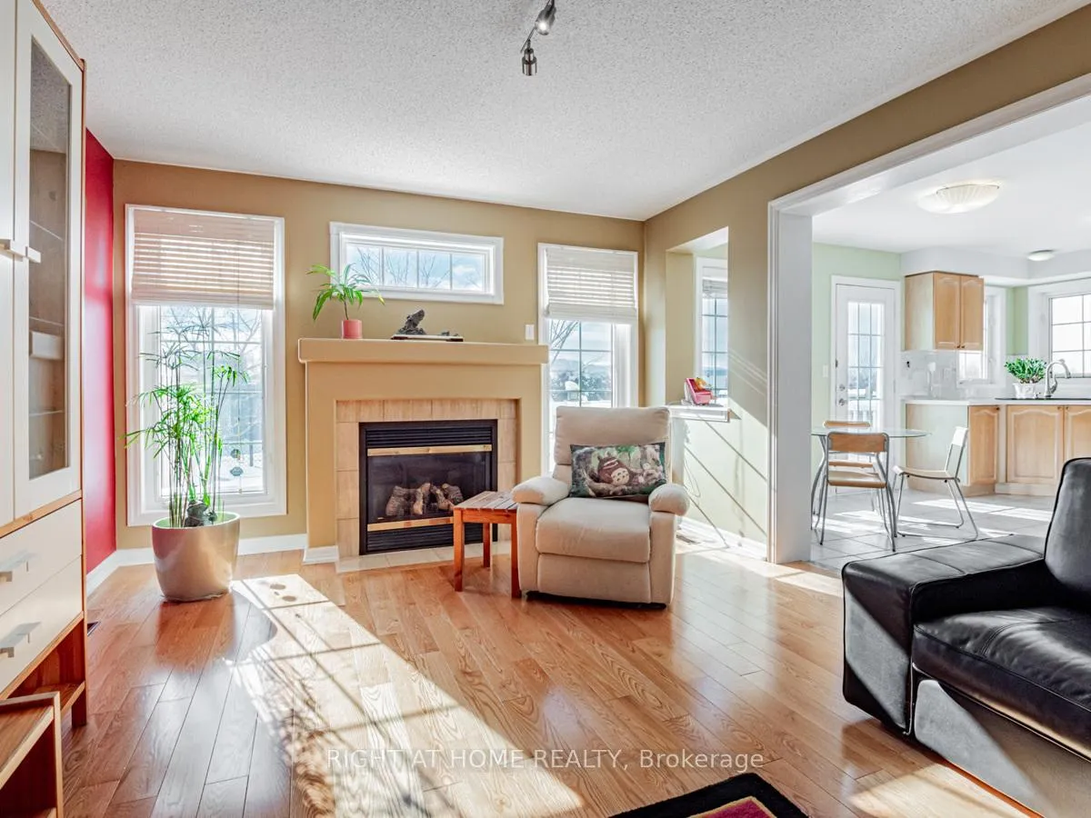 Photo 18 of 27 Wiltshire Drive, Markham, Berczy — HOMEH