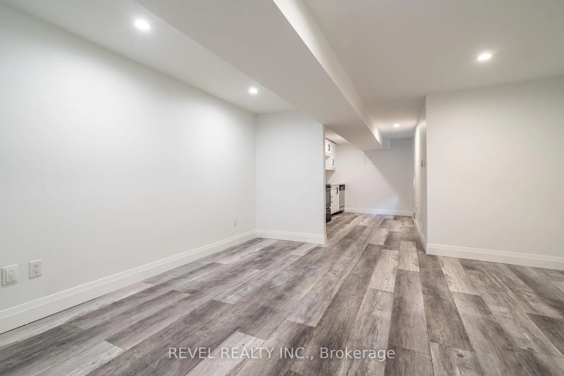 Photo 2 of Unit 3, 27 Grove Street, Hamilton, Corktown — HOMEH