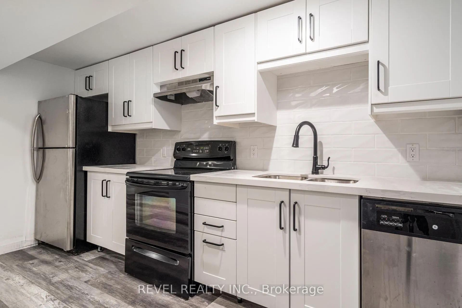 Photo 4 of Unit 3, 27 Grove Street, Hamilton, Corktown — HOMEH