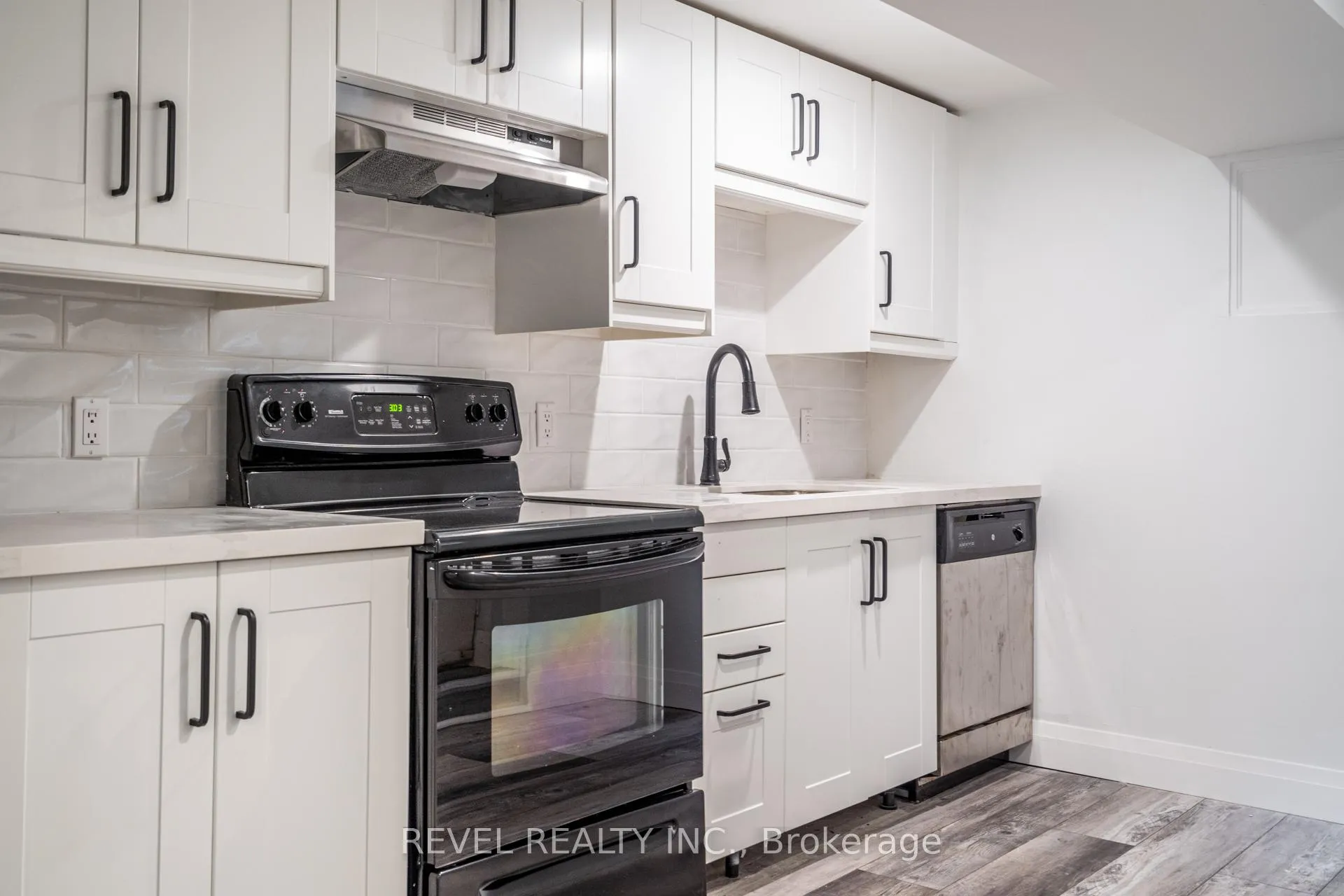 Photo 5 of Unit 3, 27 Grove Street, Hamilton, Corktown — HOMEH