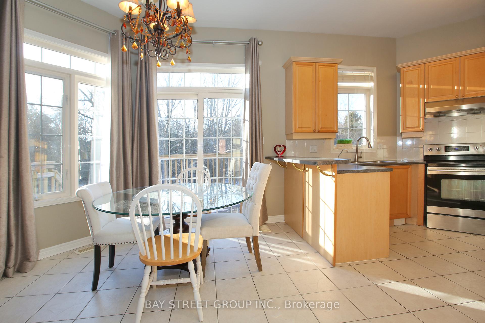 Photo 3 of 62 Trail Ridge Lane, Markham, Berczy — HOMEH