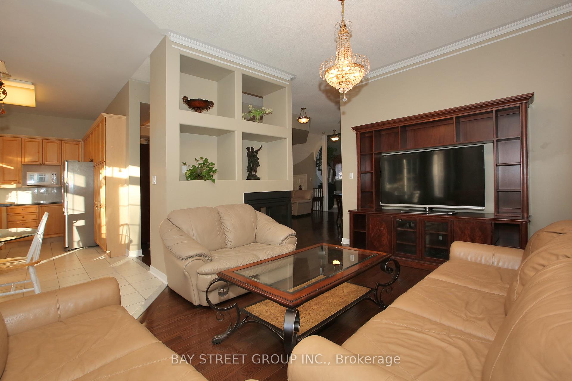 Photo 7 of 62 Trail Ridge Lane, Markham, Berczy — HOMEH