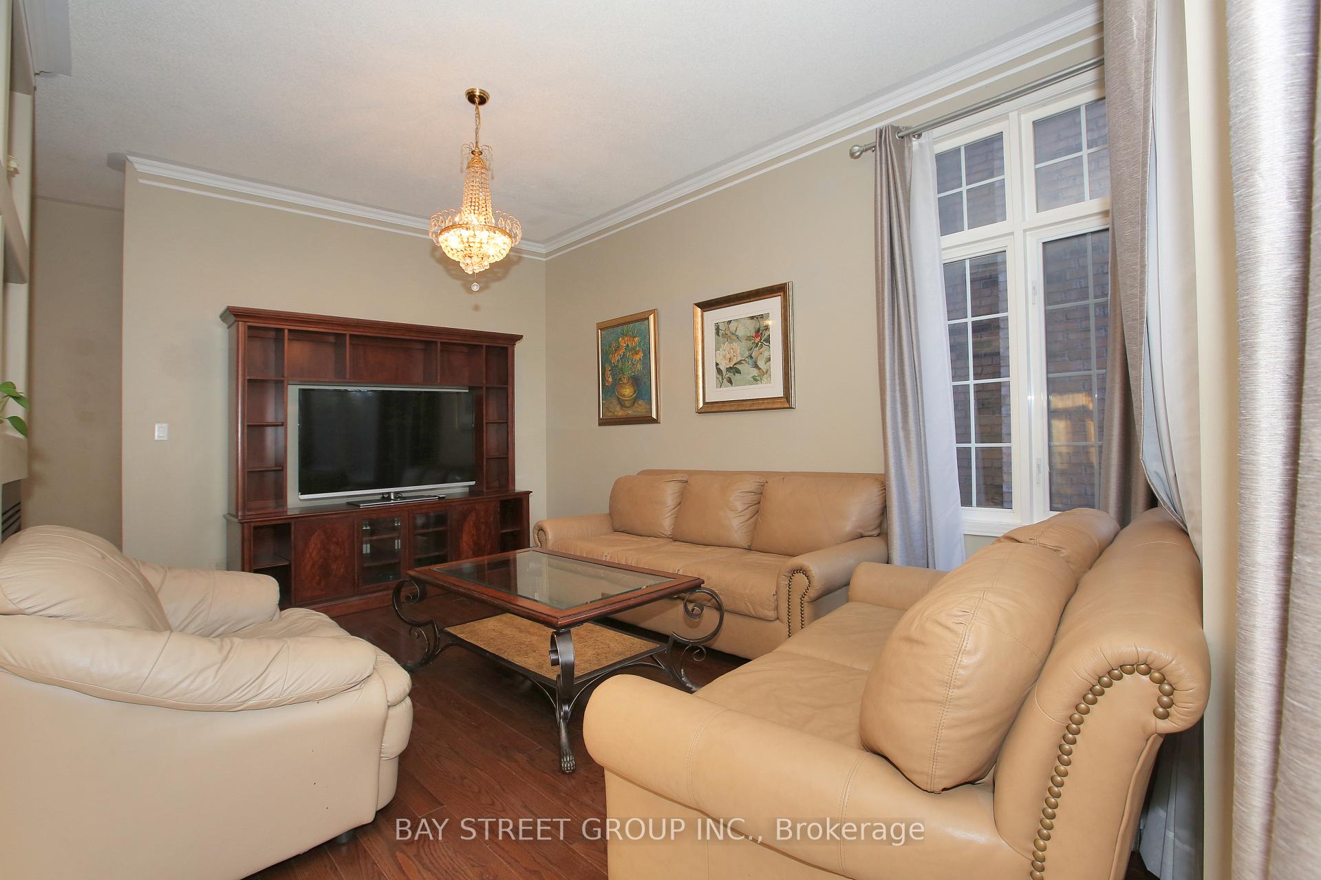 Photo 10 of 62 Trail Ridge Lane, Markham, Berczy — HOMEH