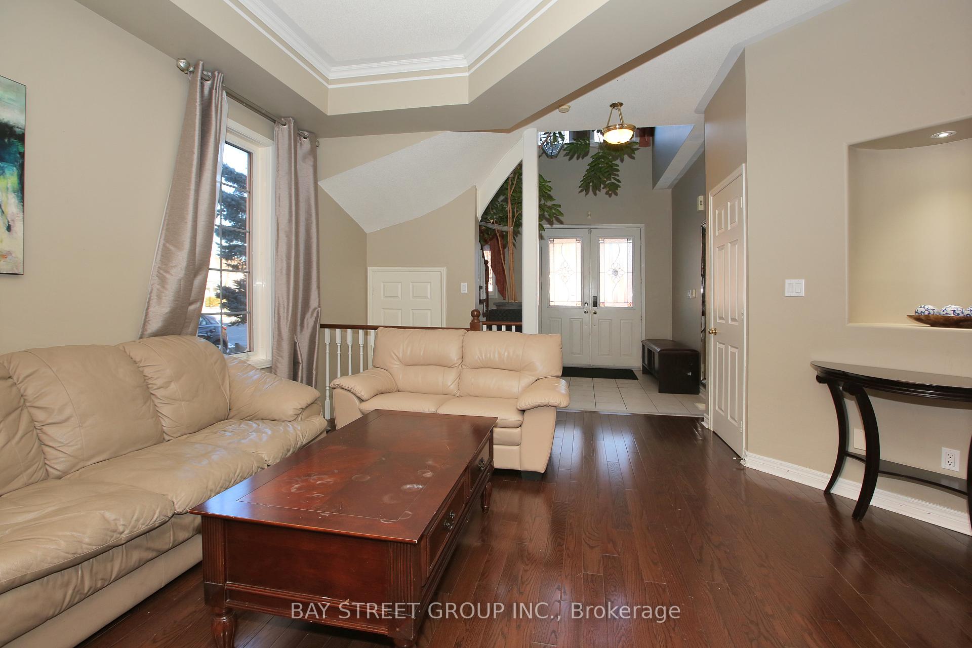 Photo 12 of 62 Trail Ridge Lane, Markham, Berczy — HOMEH