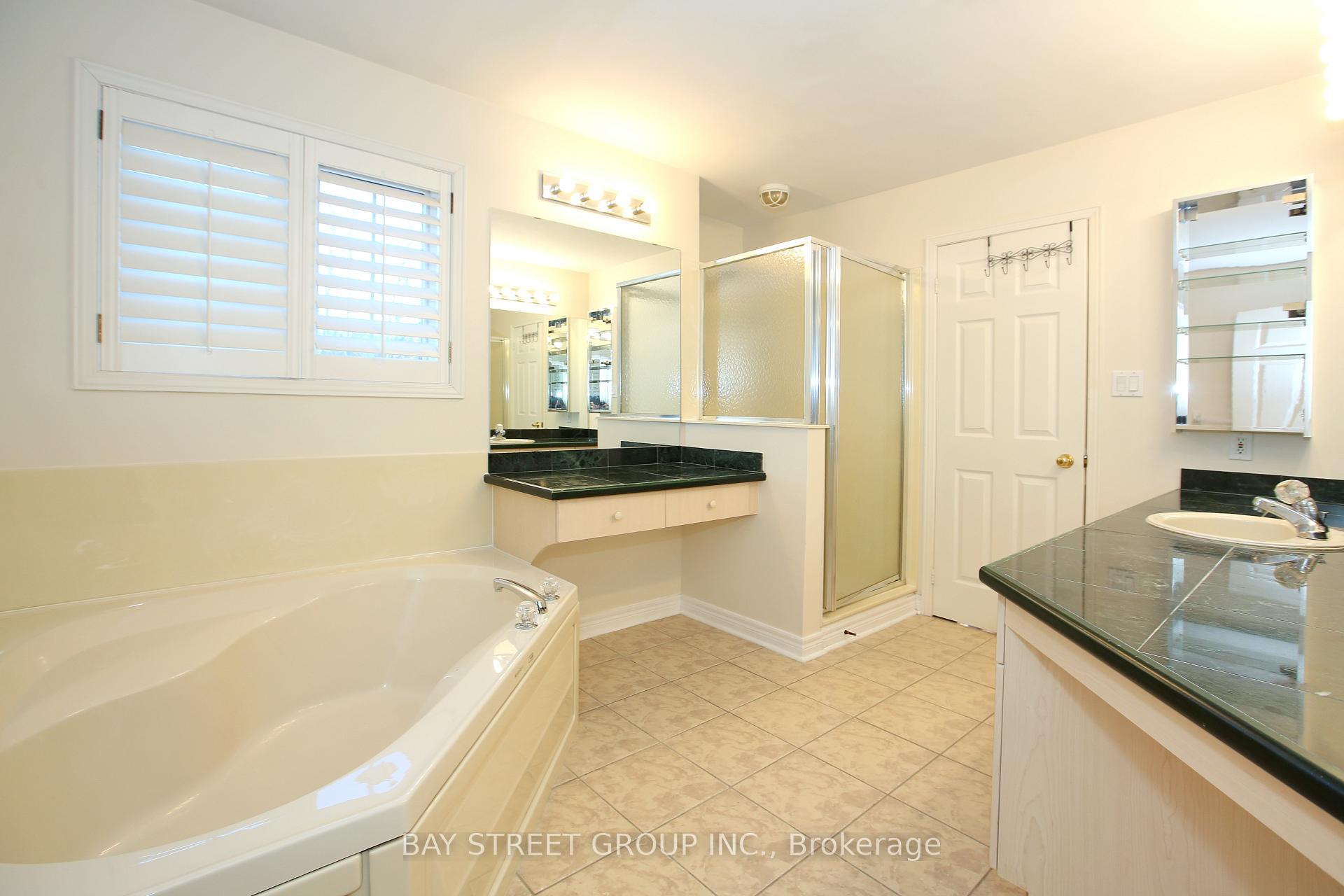 Photo 16 of 62 Trail Ridge Lane, Markham, Berczy — HOMEH