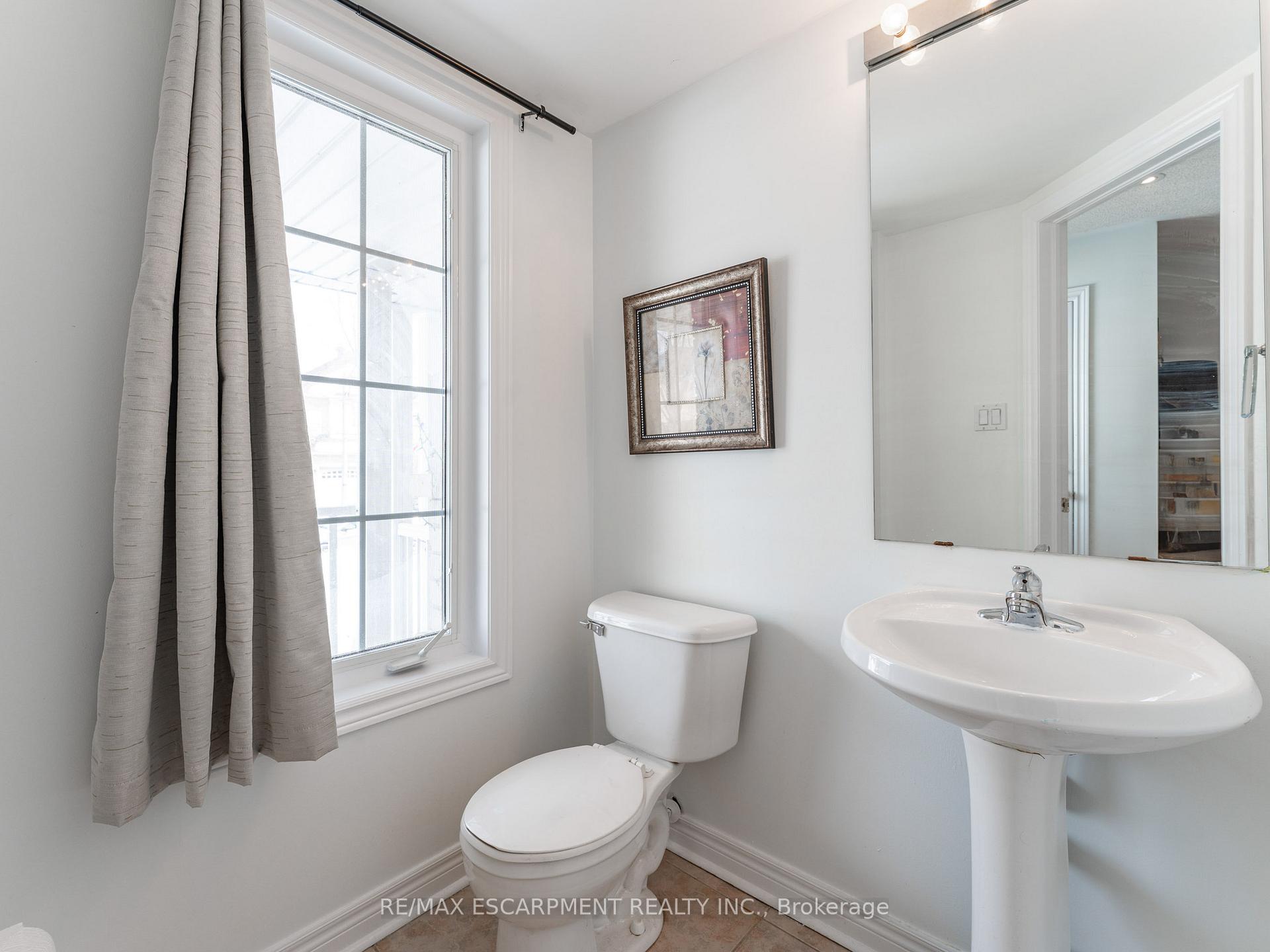 Photo 6 of 40 Cathmar Drive, Markham, Greensborough — HOMEH