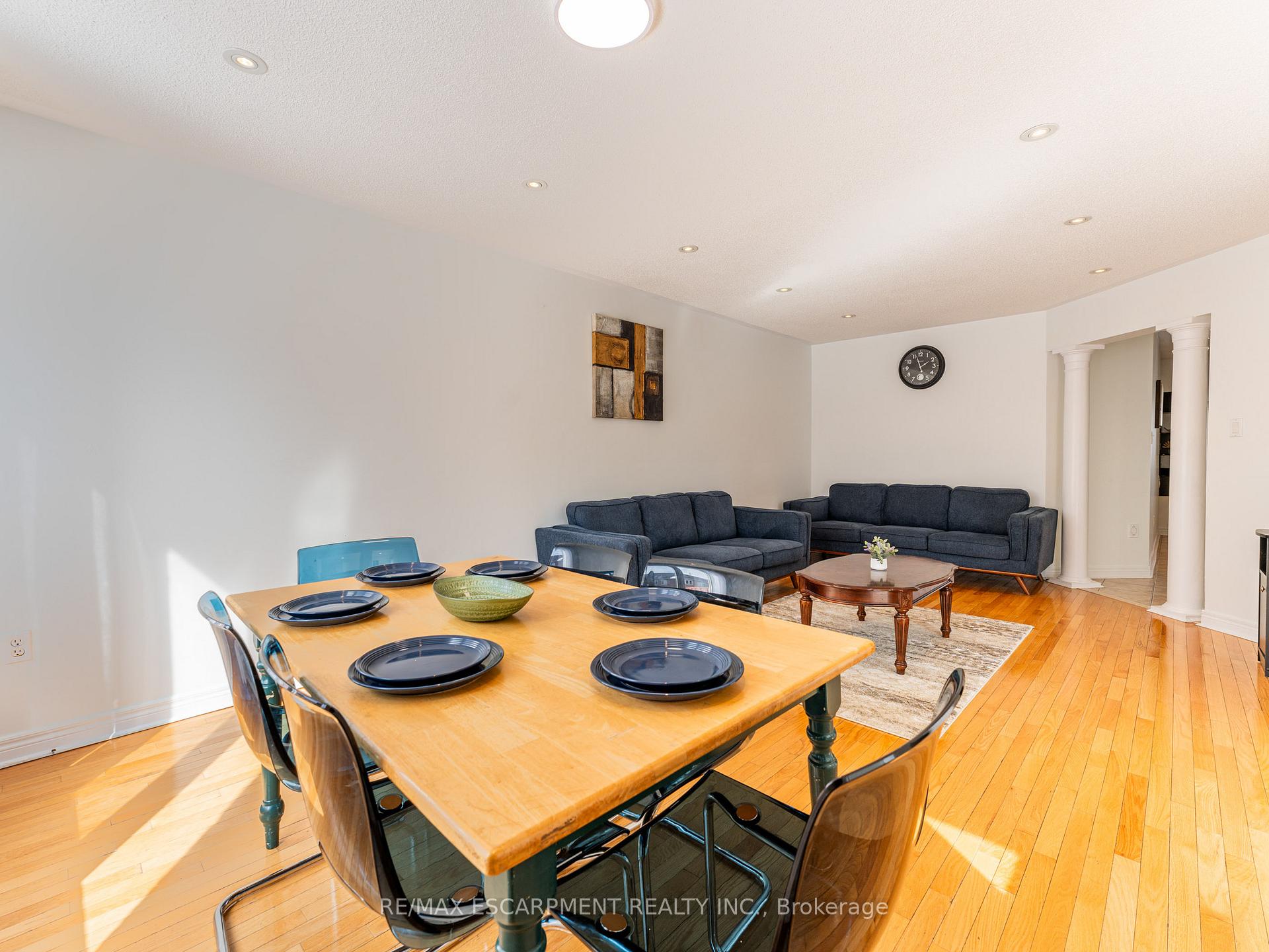 Photo 9 of 40 Cathmar Drive, Markham, Greensborough — HOMEH