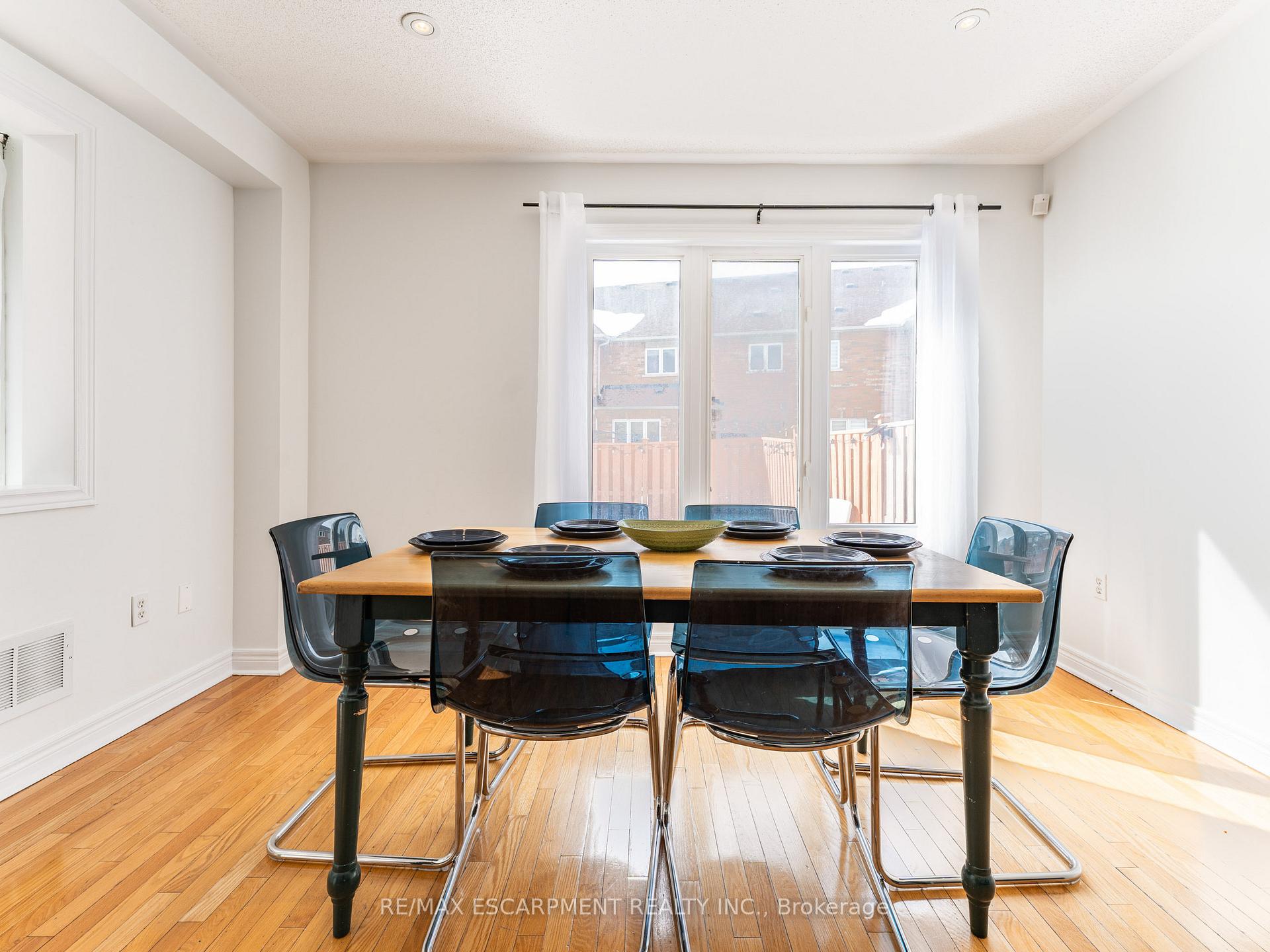Photo 11 of 40 Cathmar Drive, Markham, Greensborough — HOMEH