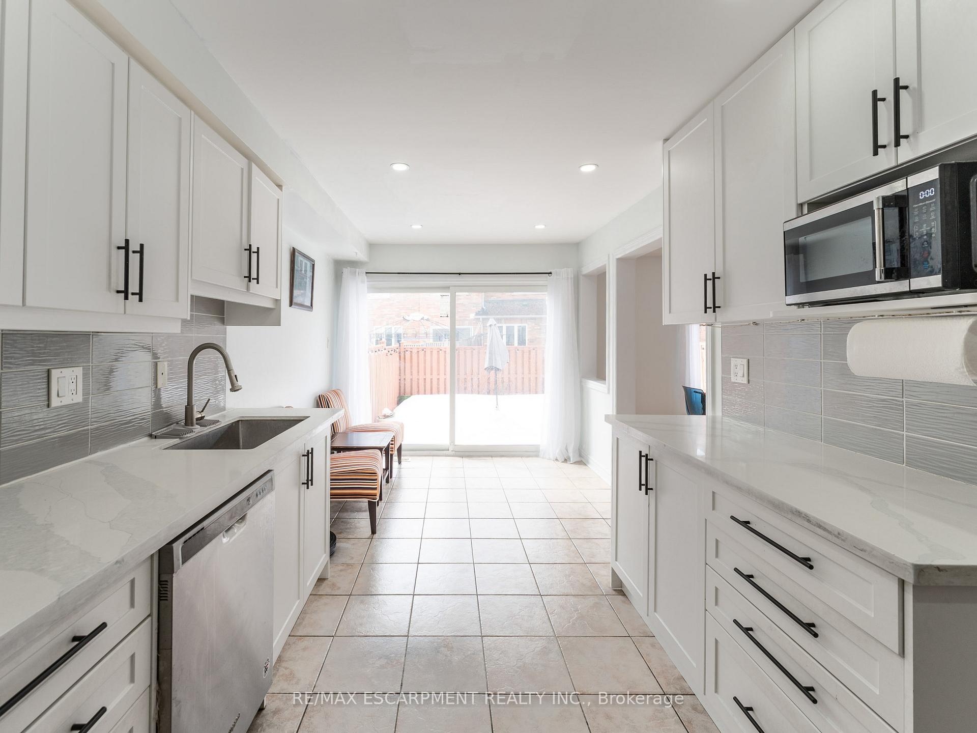 Photo 17 of 40 Cathmar Drive, Markham, Greensborough — HOMEH
