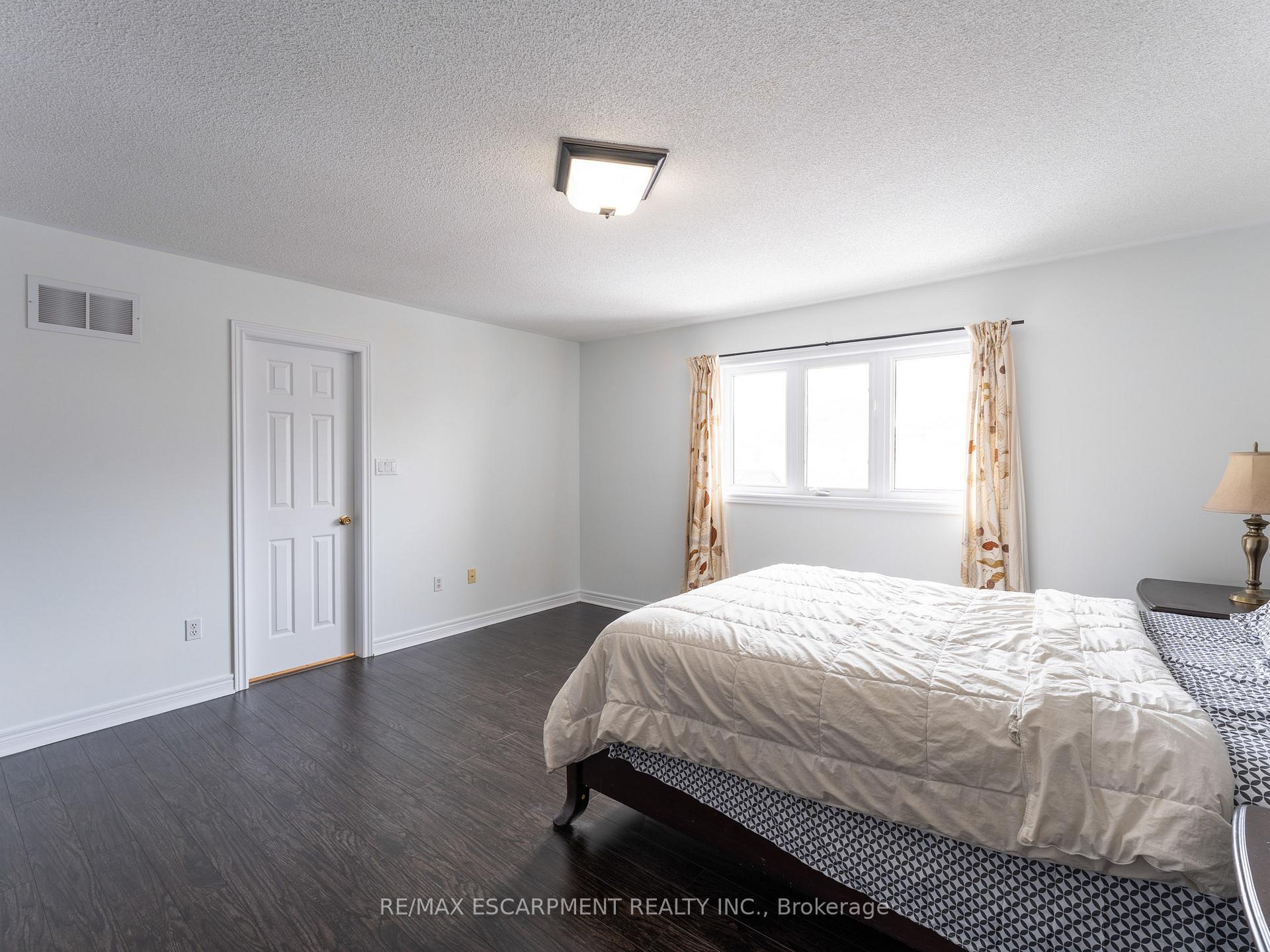 Photo 22 of 40 Cathmar Drive, Markham, Greensborough — HOMEH