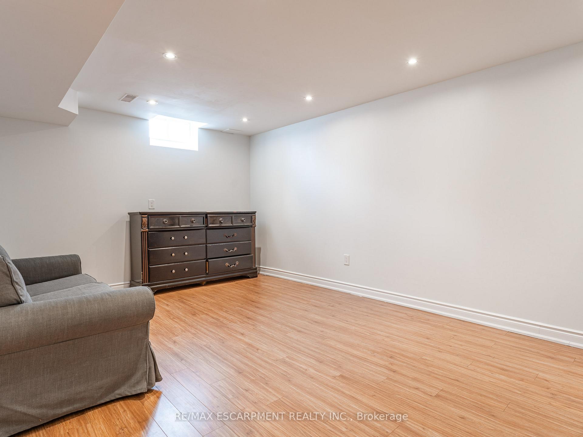 Photo 34 of 40 Cathmar Drive, Markham, Greensborough — HOMEH