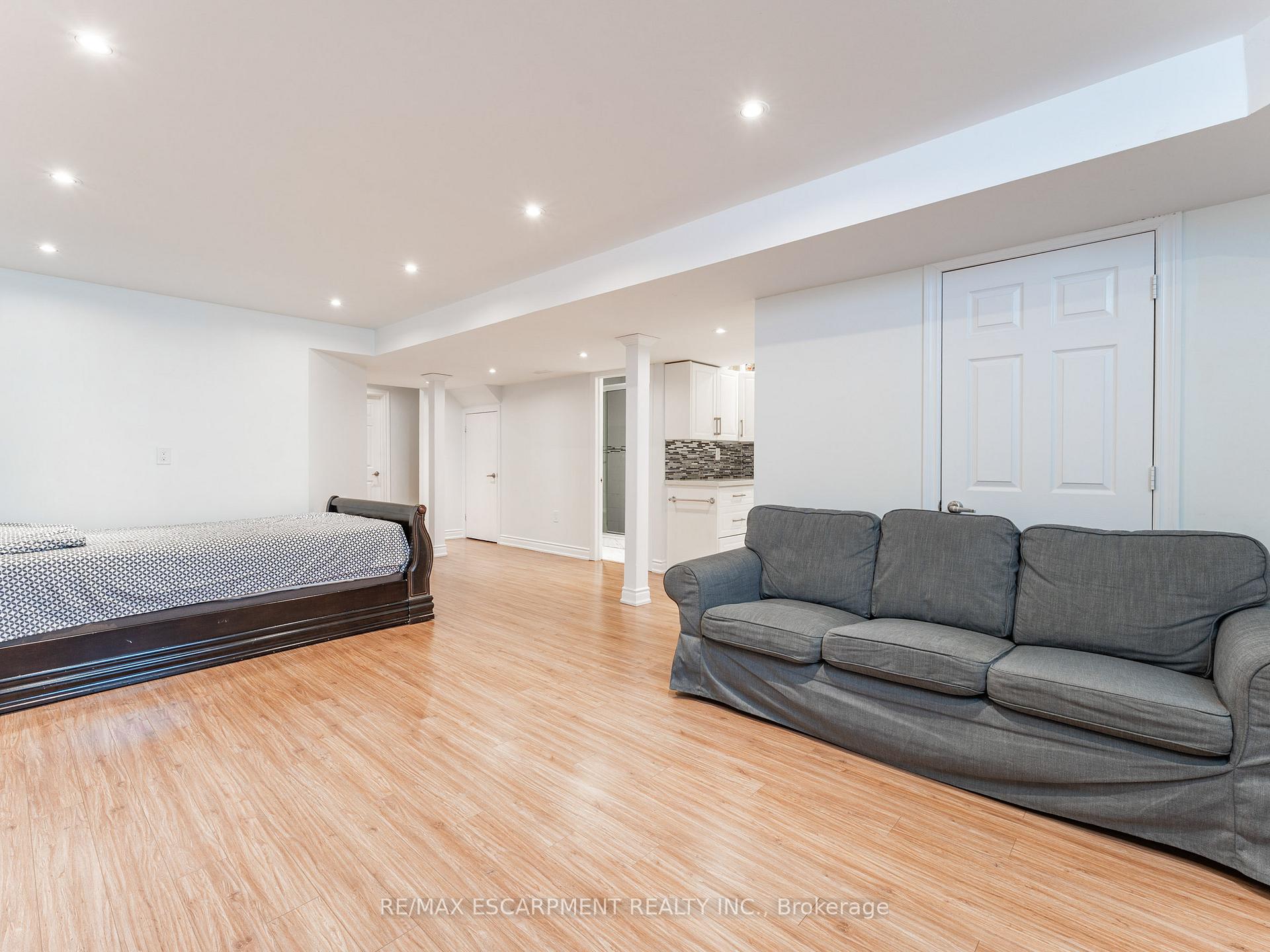 Photo 36 of 40 Cathmar Drive, Markham, Greensborough — HOMEH