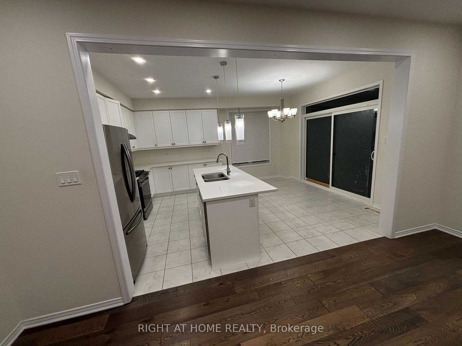 Photo 5 of 27 Royal Coachman Way, Hamilton, Stoney Creek — HOMEH