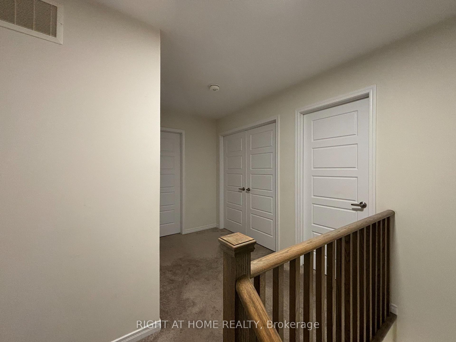 Photo 10 of 27 Royal Coachman Way, Hamilton, Stoney Creek — HOMEH