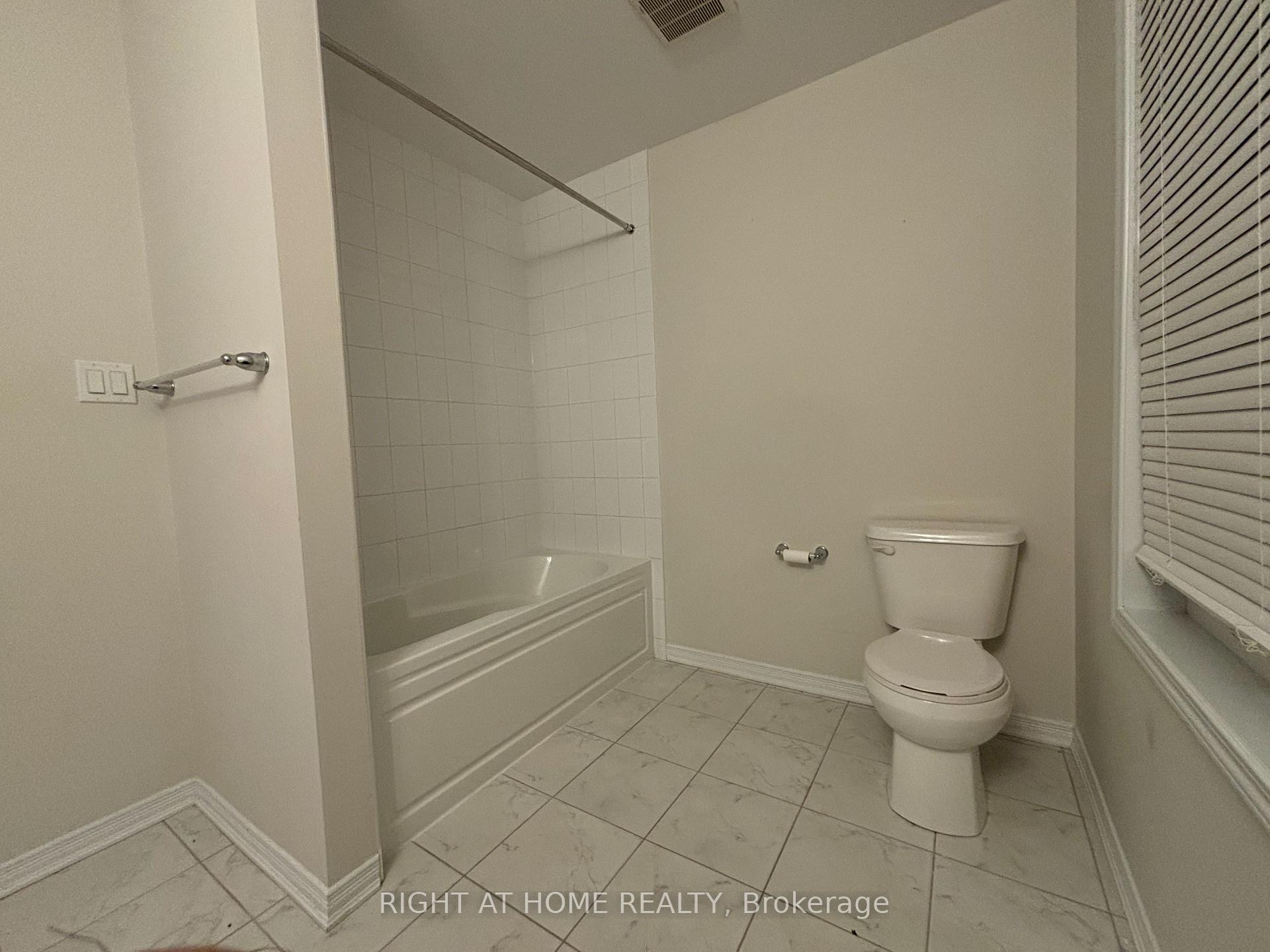 Photo 12 of 27 Royal Coachman Way, Hamilton, Stoney Creek — HOMEH