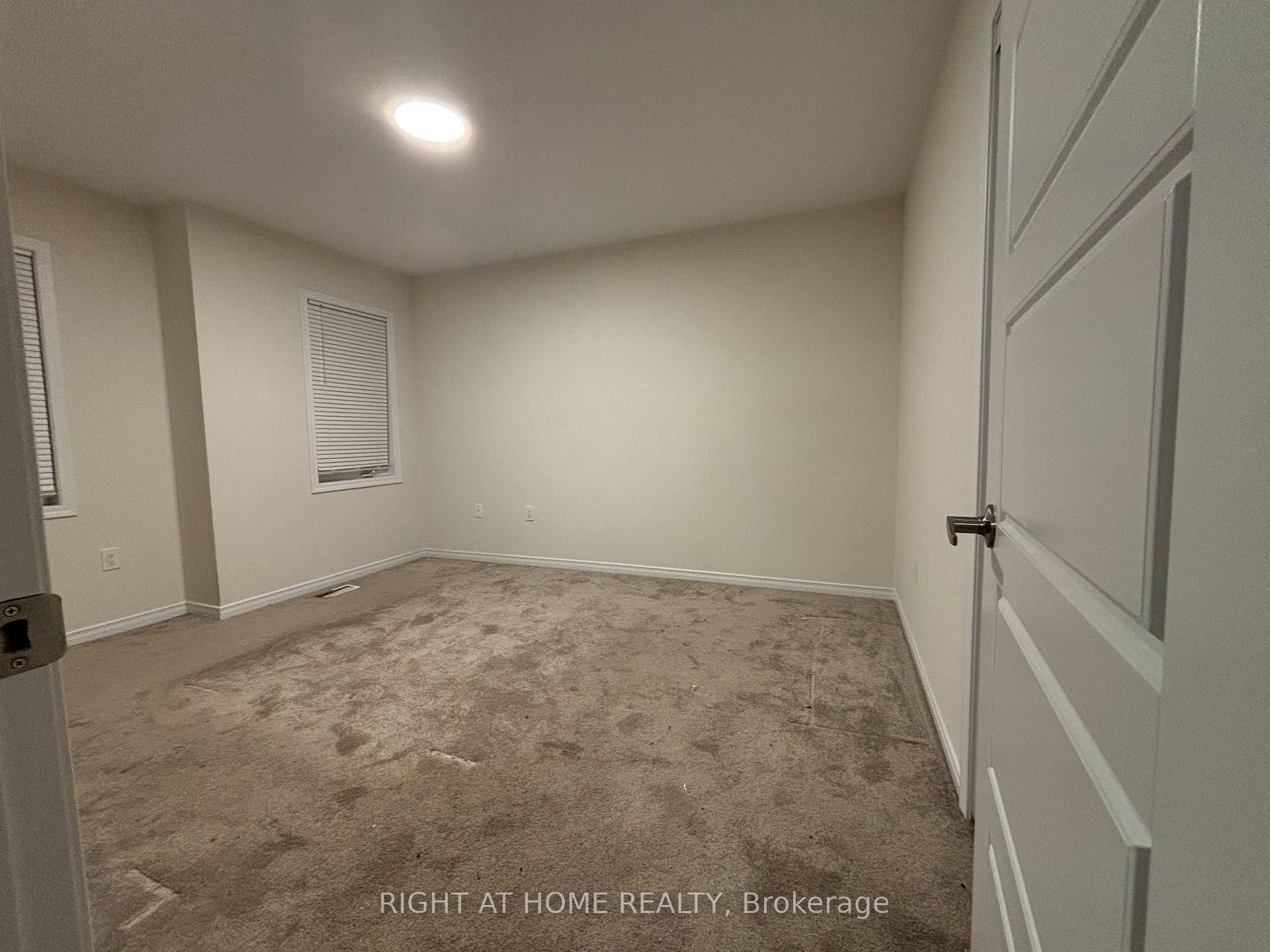 Photo 15 of 27 Royal Coachman Way, Hamilton, Stoney Creek — HOMEH