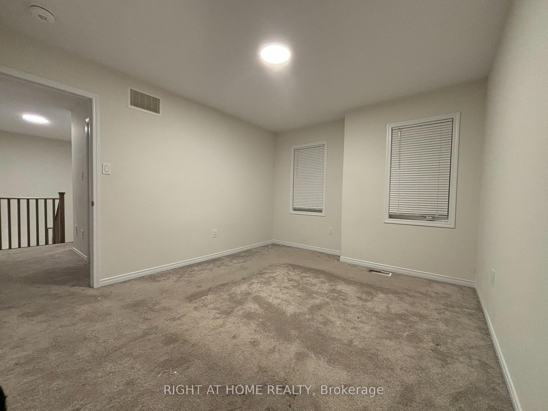Photo 16 of 27 Royal Coachman Way, Hamilton, Stoney Creek — HOMEH