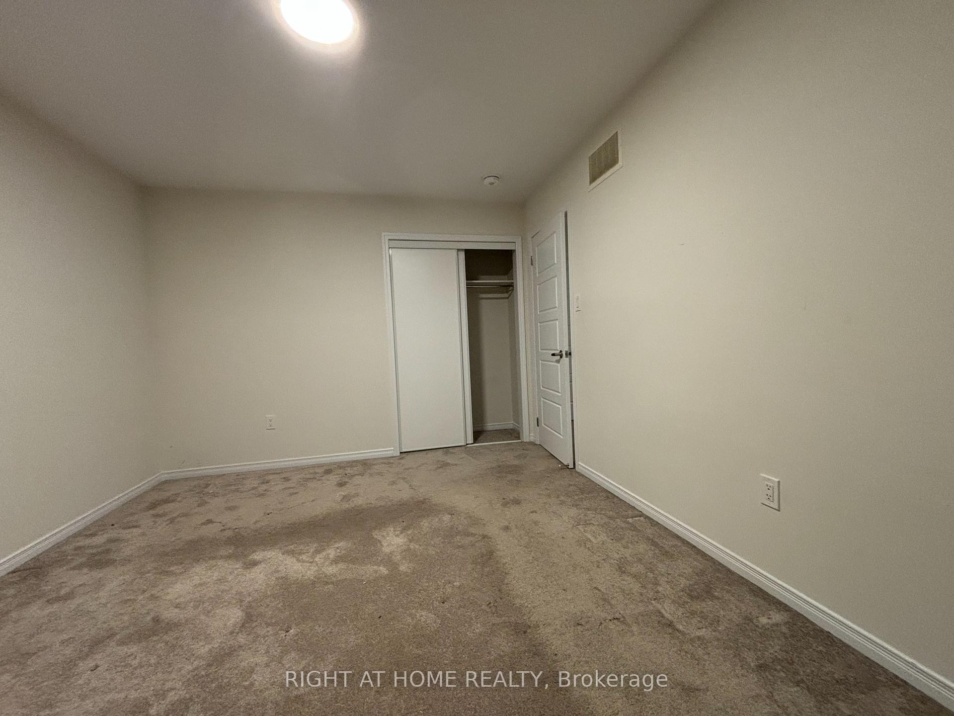 Photo 17 of 27 Royal Coachman Way, Hamilton, Stoney Creek — HOMEH