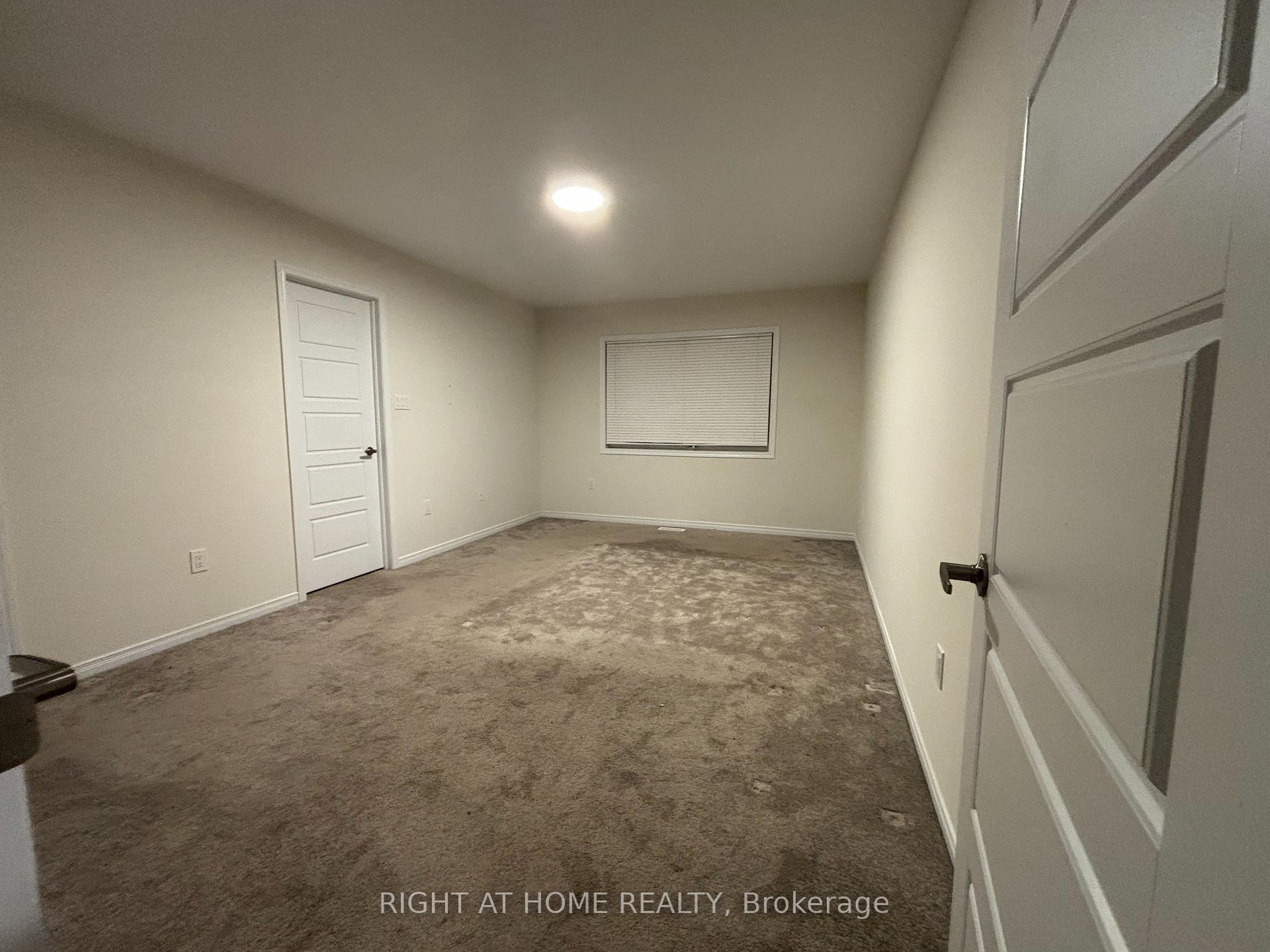 Photo 18 of 27 Royal Coachman Way, Hamilton, Stoney Creek — HOMEH