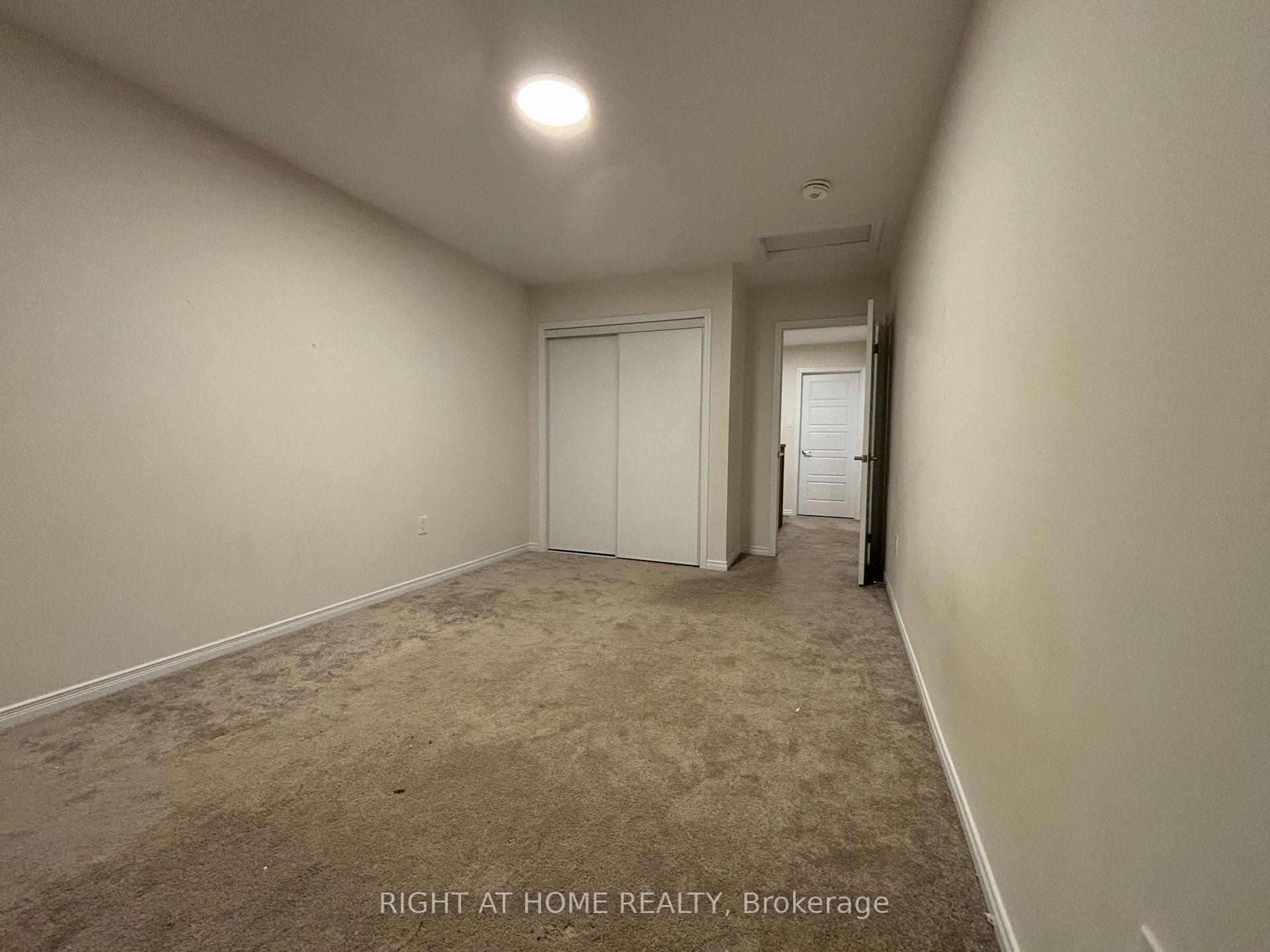 Photo 22 of 27 Royal Coachman Way, Hamilton, Stoney Creek — HOMEH