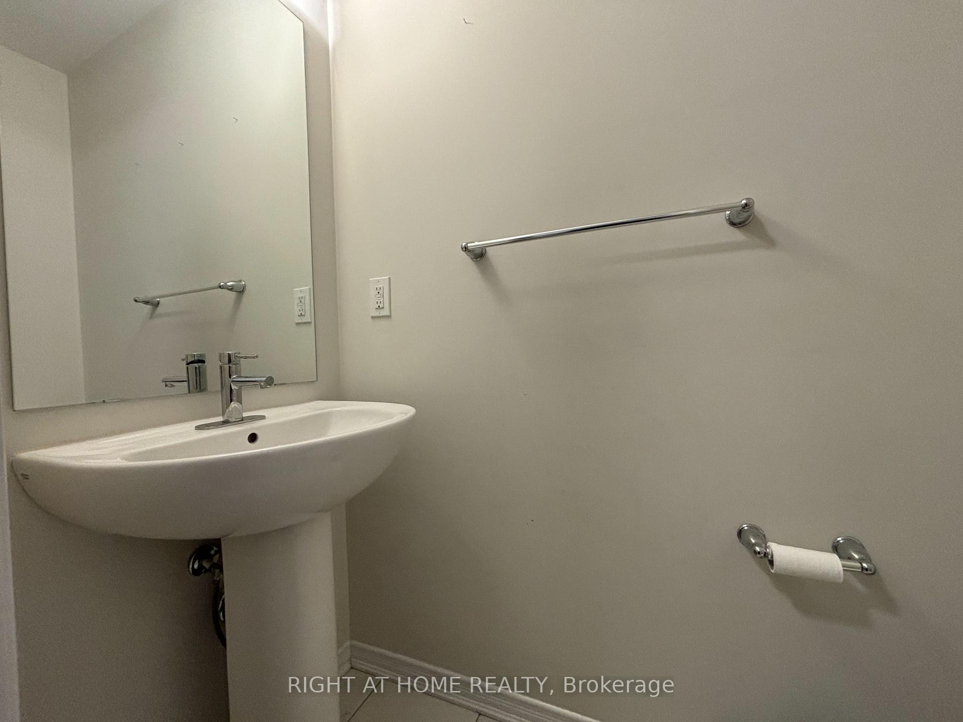 Photo 23 of 27 Royal Coachman Way, Hamilton, Stoney Creek — HOMEH