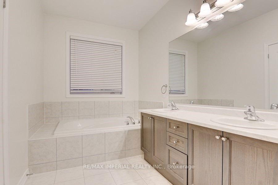 Photo 24 of 110 Luzon Avenue, Markham, Box Grove — HOMEH