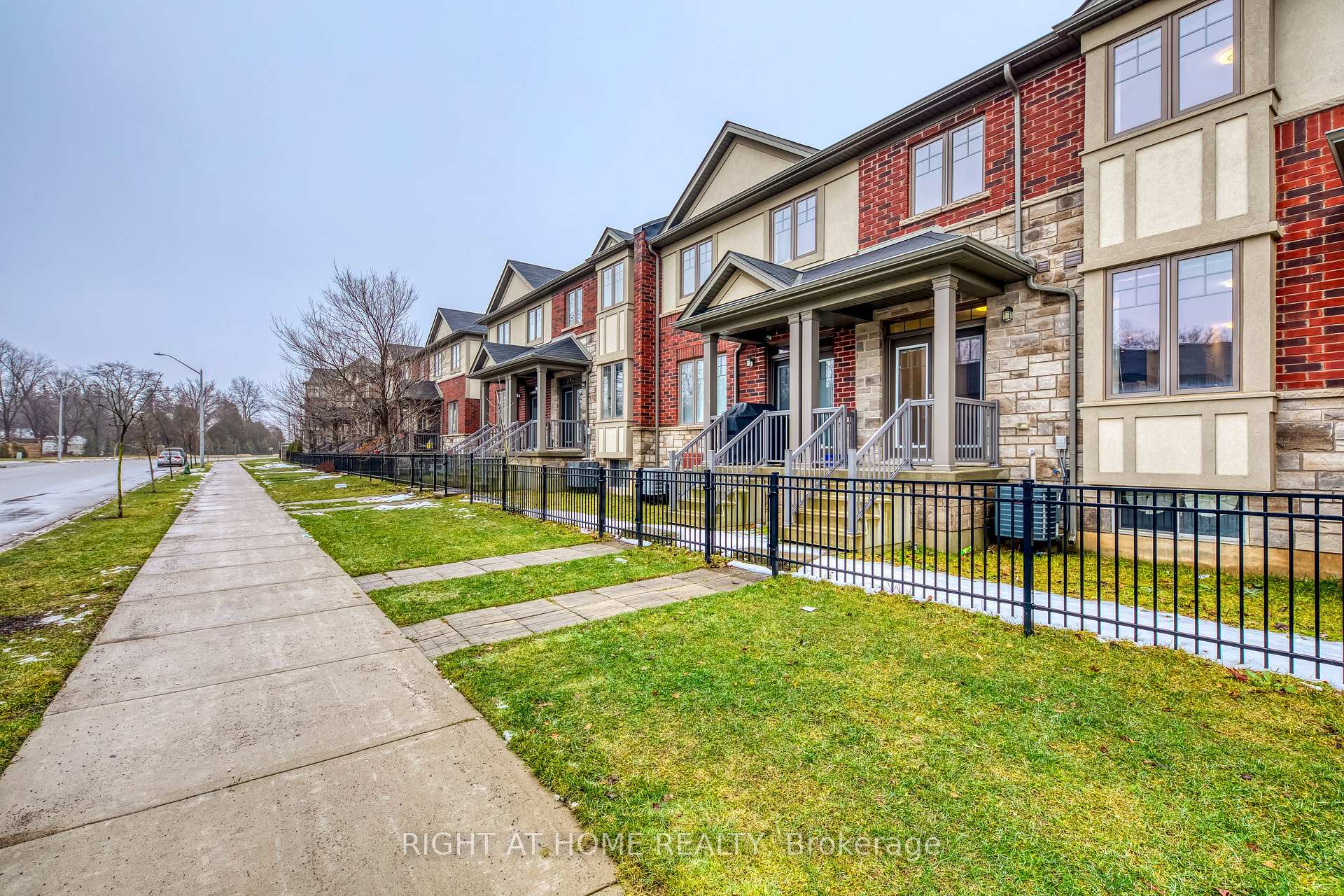 Photo 28 of 20 Farley Lane, Hamilton, Ancaster — HOMEH
