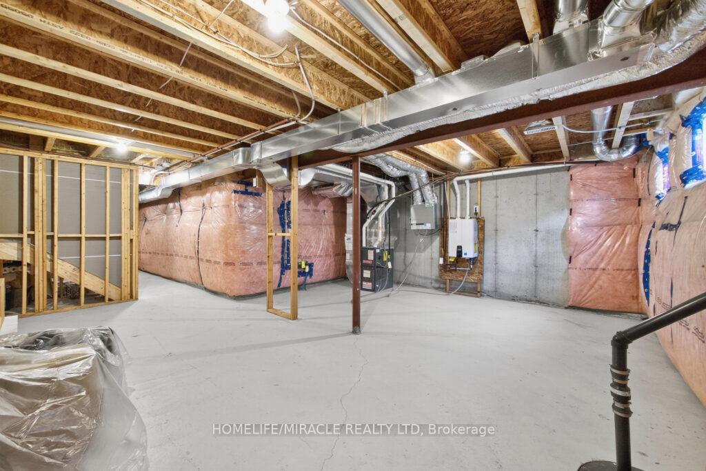 Photo 32 of 1681 Sauble Court, Milton, Bowes — HOMEH