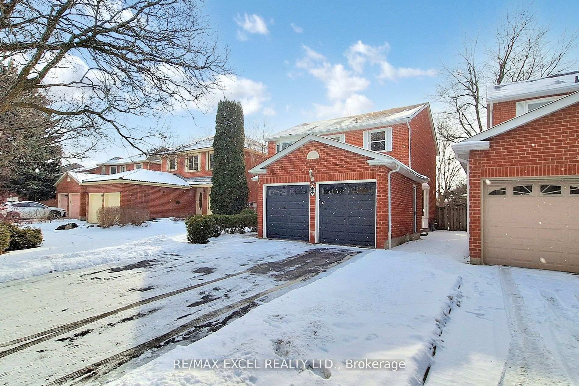 Photo 2 of 31 Barlow Road, Markham, Unionville — HOMEH