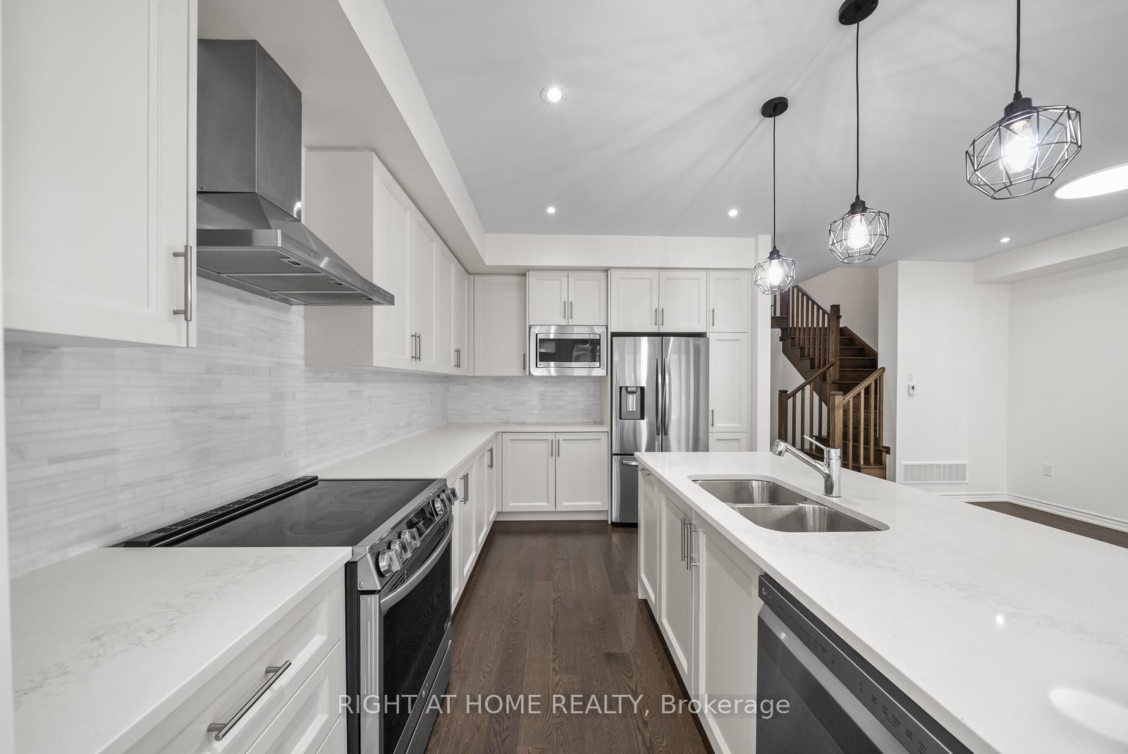 Photo 14 of 471 Bergamot Avenue, Milton, Walker — HOMEH
