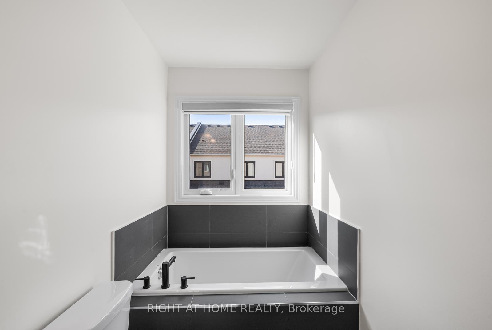 Photo 26 of 471 Bergamot Avenue, Milton, Walker — HOMEH
