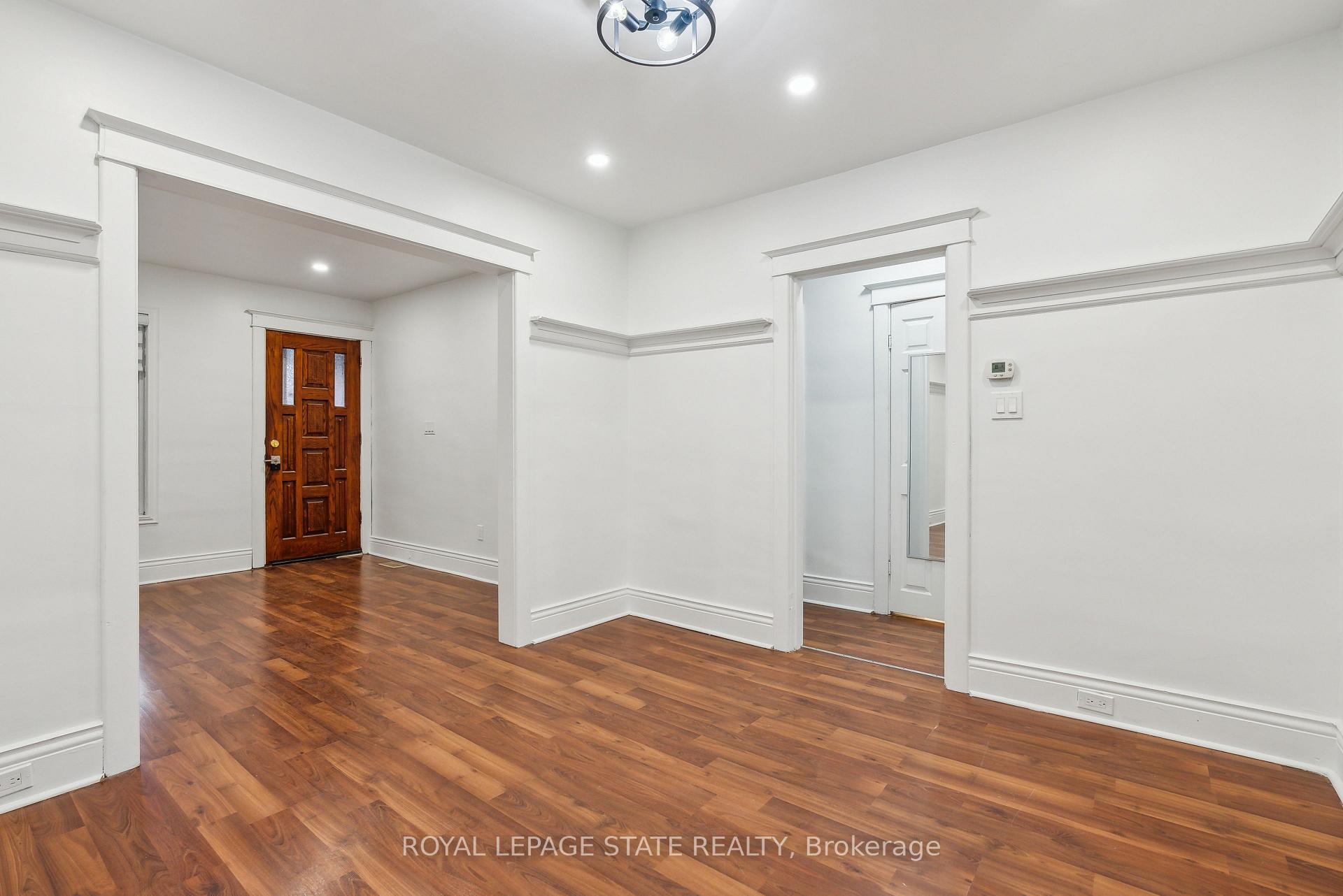 Photo 5 of 28 Connaught Avenue N, Hamilton, Gibson — HOMEH