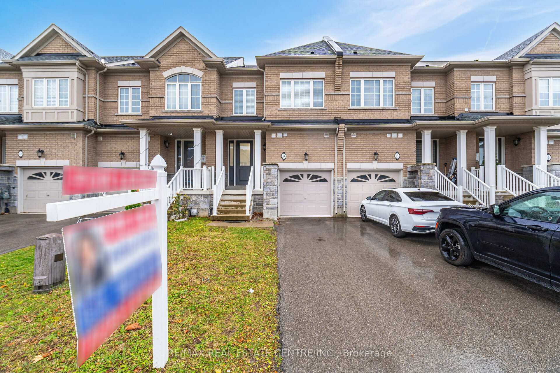Photo 2 of 8 Talence Drive, Hamilton, Stoney Creek — HOMEH