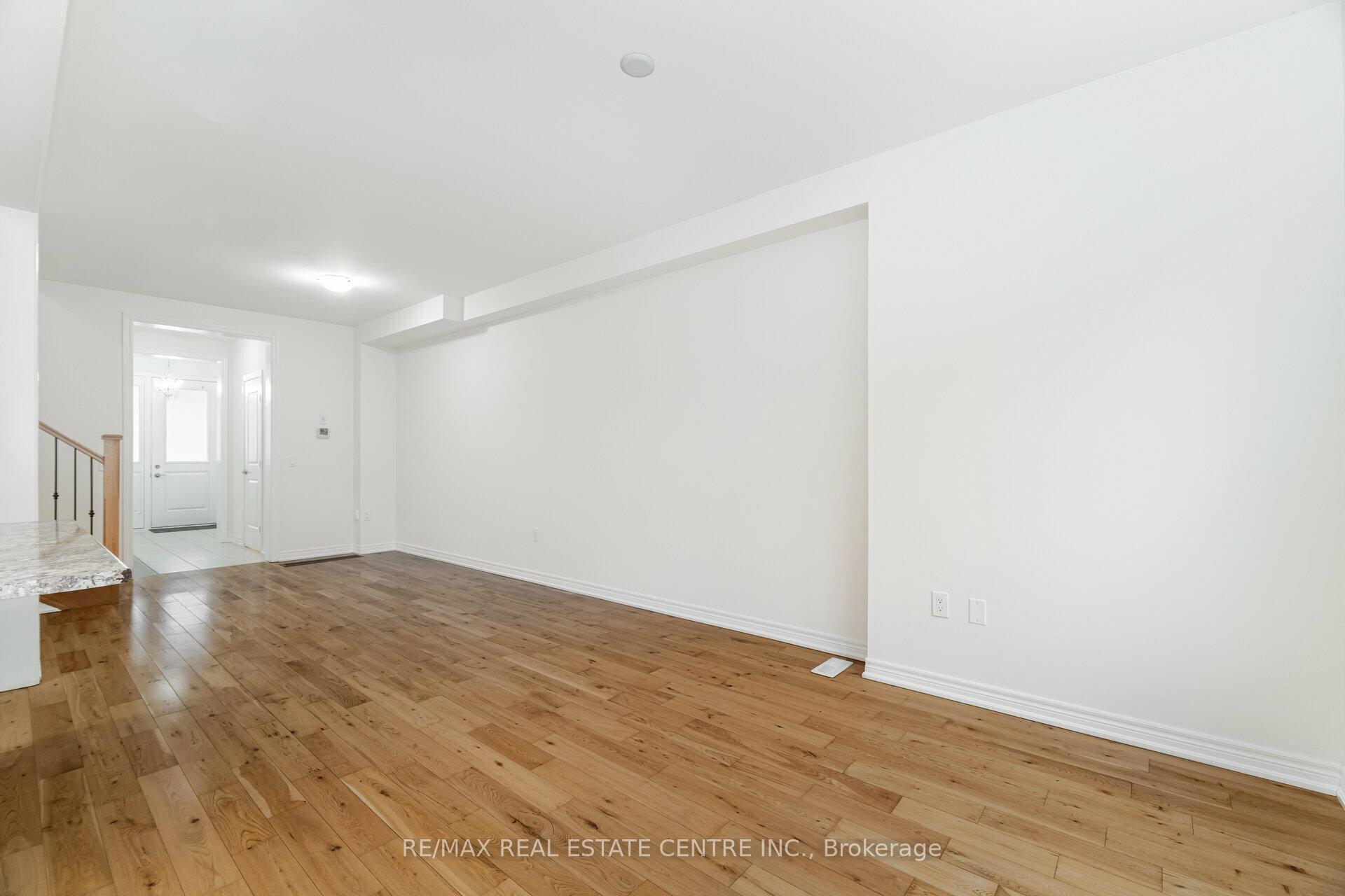 Photo 9 of 8 Talence Drive, Hamilton, Stoney Creek — HOMEH