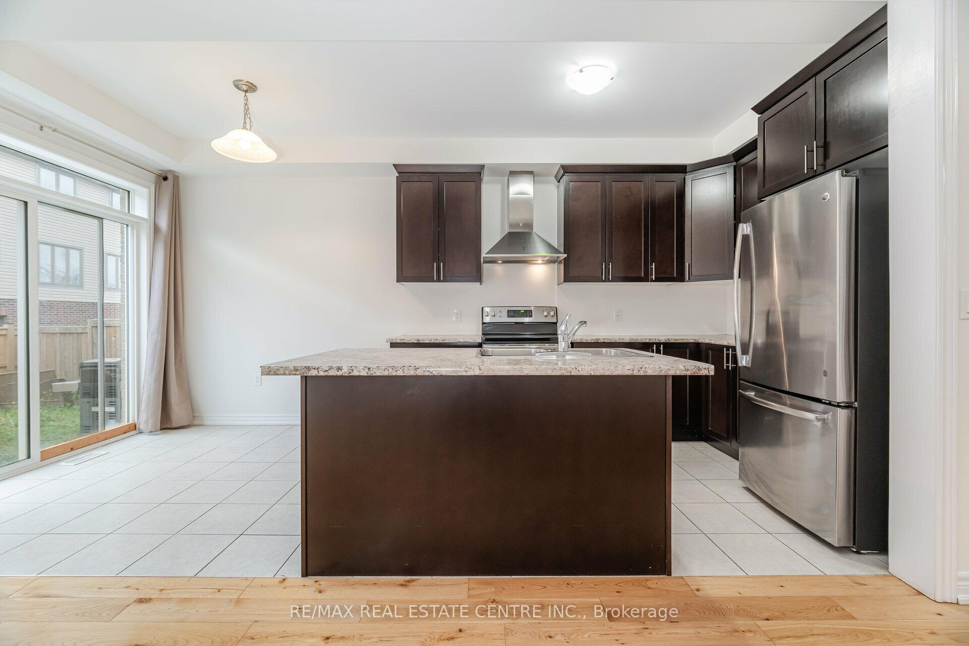 Photo 14 of 8 Talence Drive, Hamilton, Stoney Creek — HOMEH