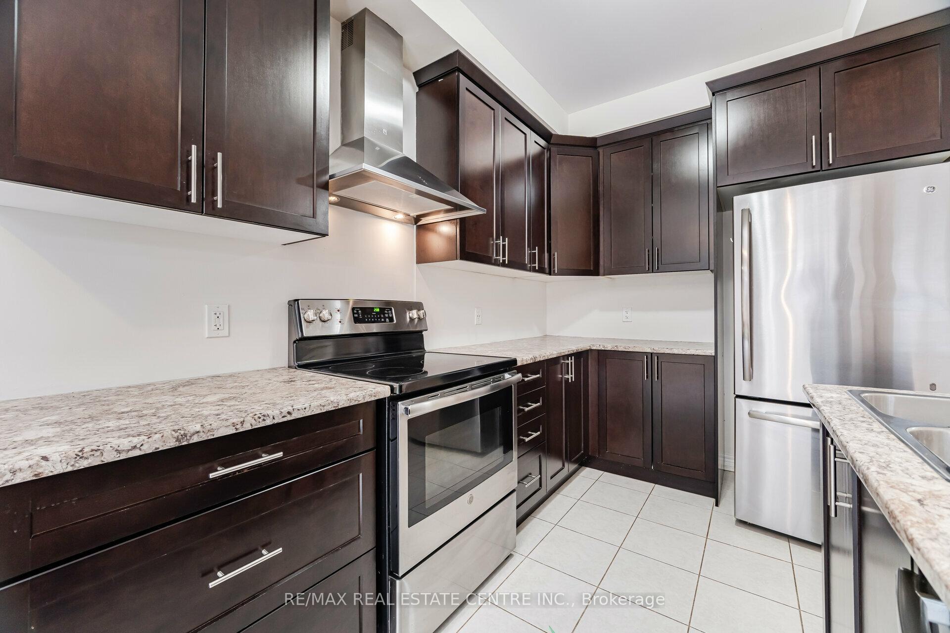 Photo 16 of 8 Talence Drive, Hamilton, Stoney Creek — HOMEH
