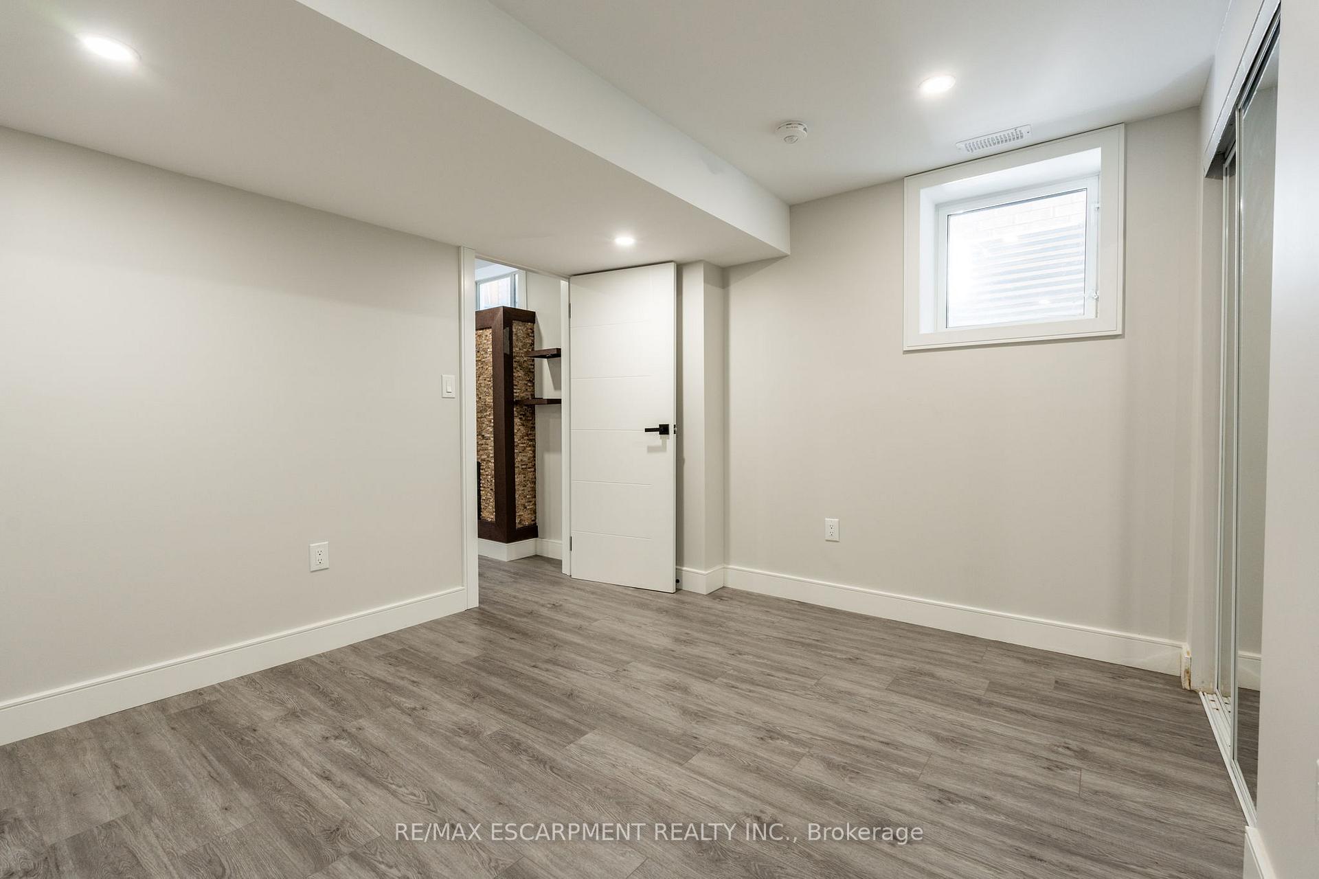 Photo 12 of Unit Bsmnt, 70 Rockledge Drive, Hamilton, Stoney Creek Mountain — HOMEH