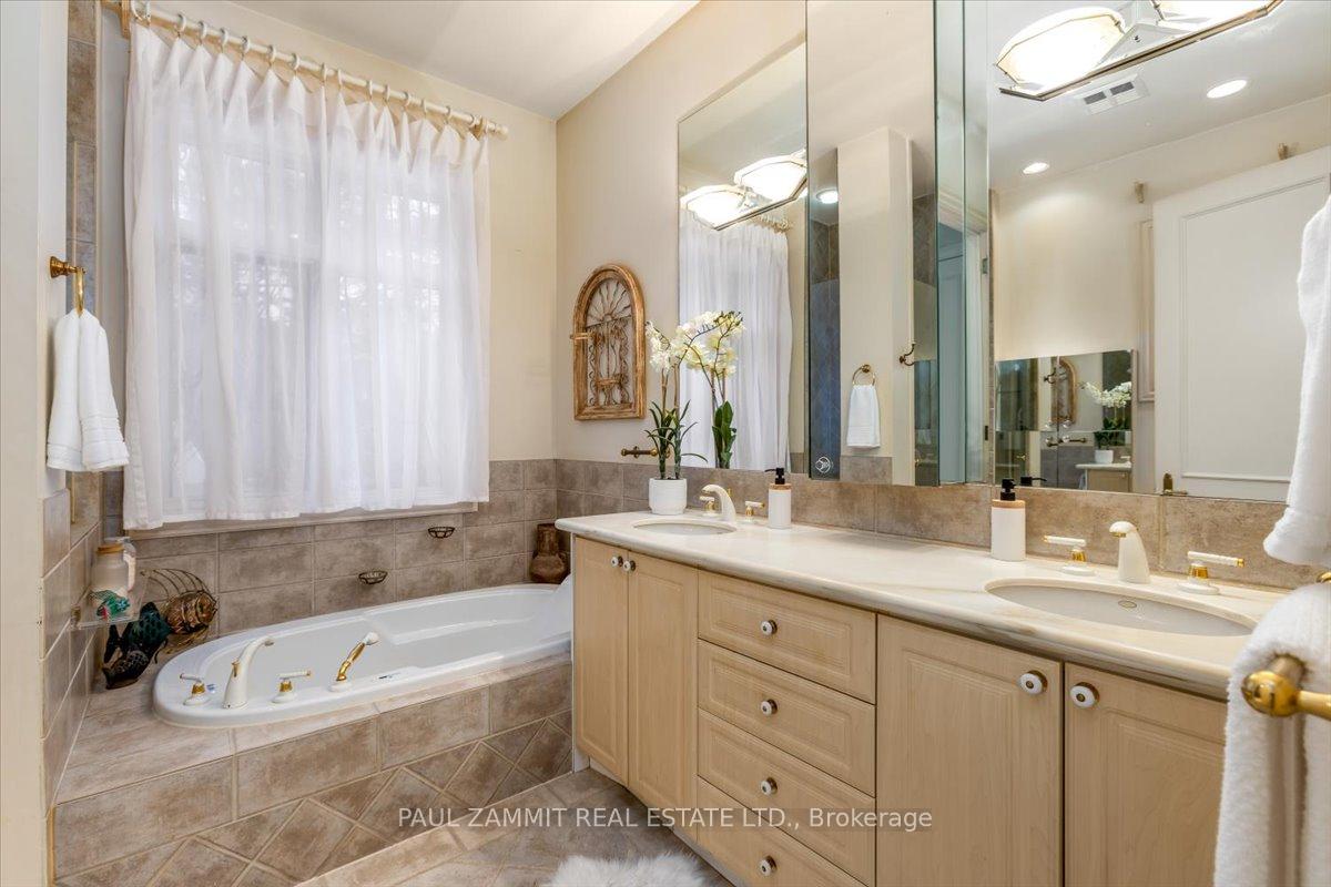 Photo 19 of 7 Hammok Crescent, Markham, Bayview Glen — HOMEH
