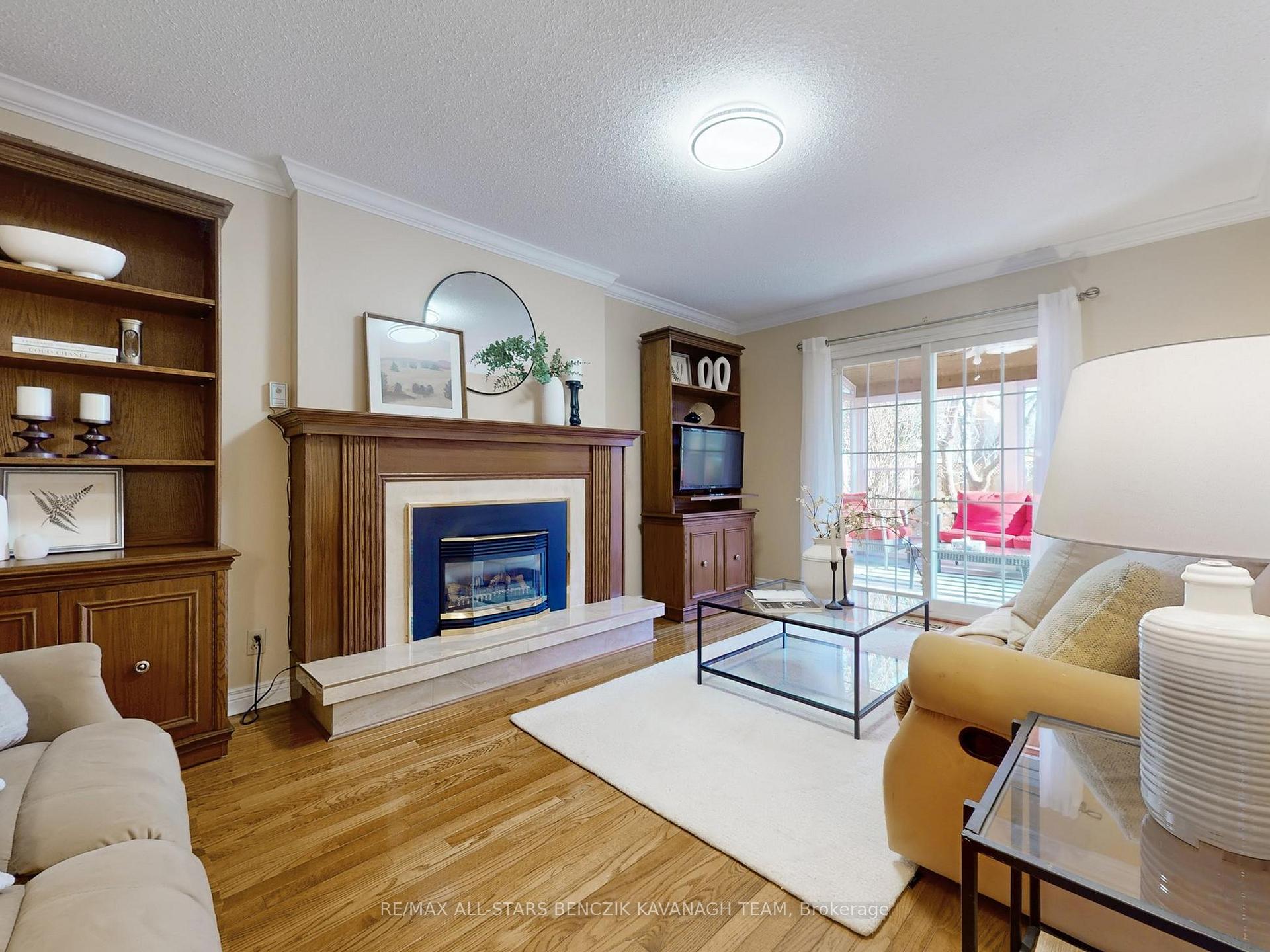 Photo 6 of 127 Tilman Circle, Markham, Markham Village — HOMEH