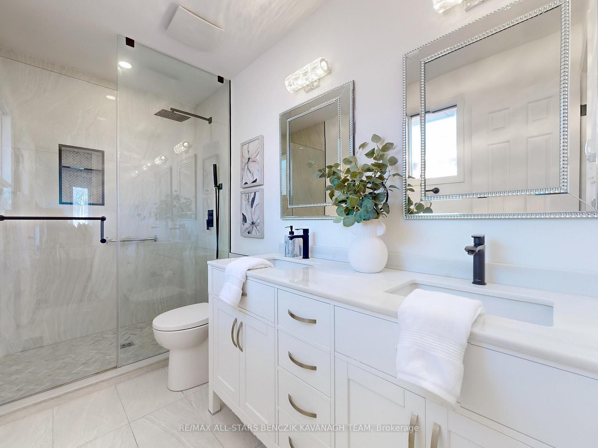 Photo 14 of 127 Tilman Circle, Markham, Markham Village — HOMEH