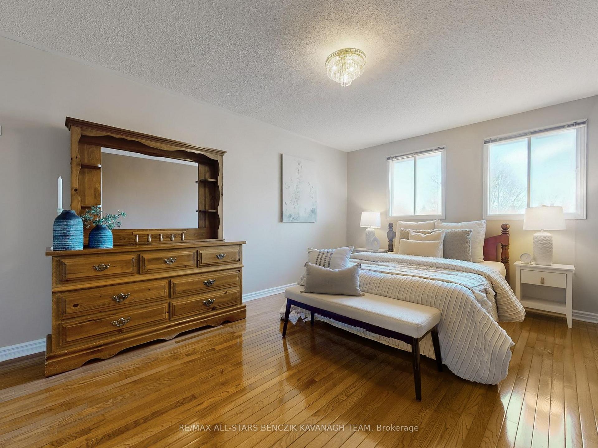 Photo 16 of 127 Tilman Circle, Markham, Markham Village — HOMEH