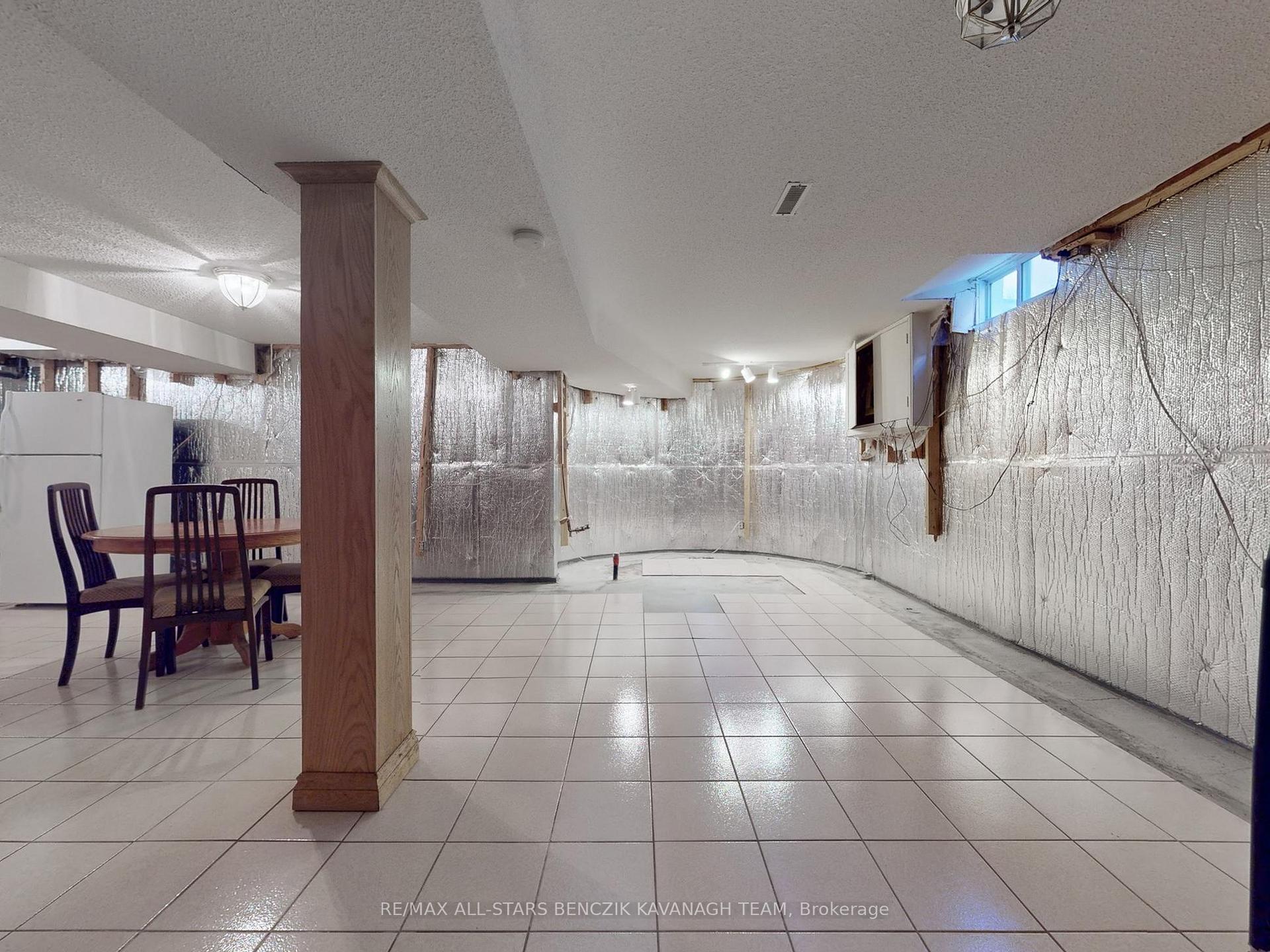 Photo 20 of 127 Tilman Circle, Markham, Markham Village — HOMEH